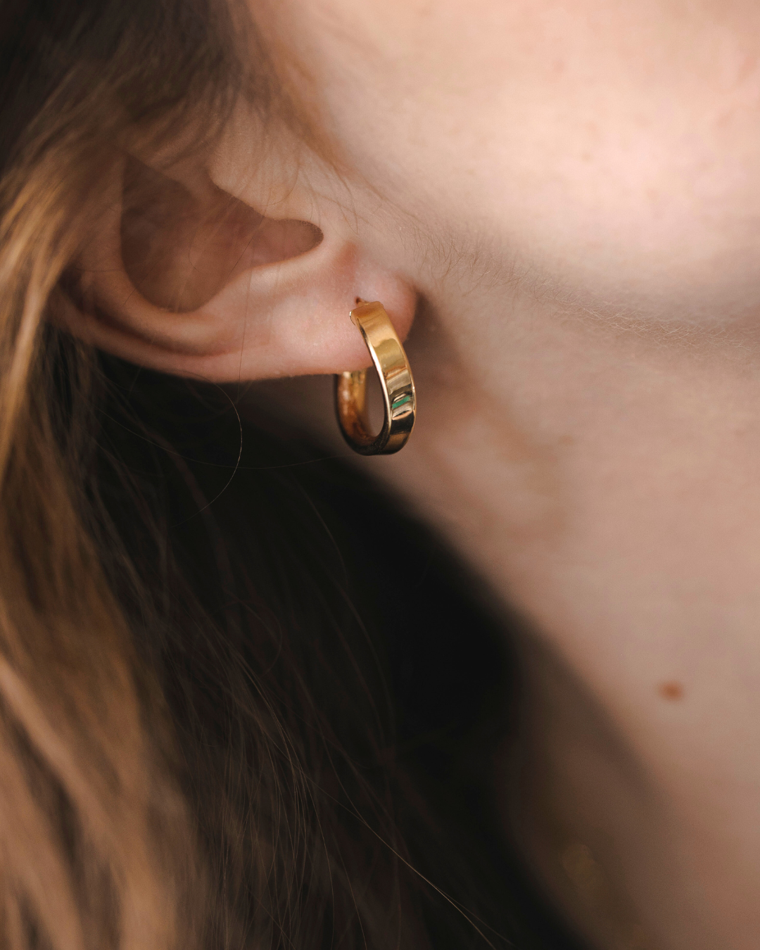 Jessica gold hoop earring