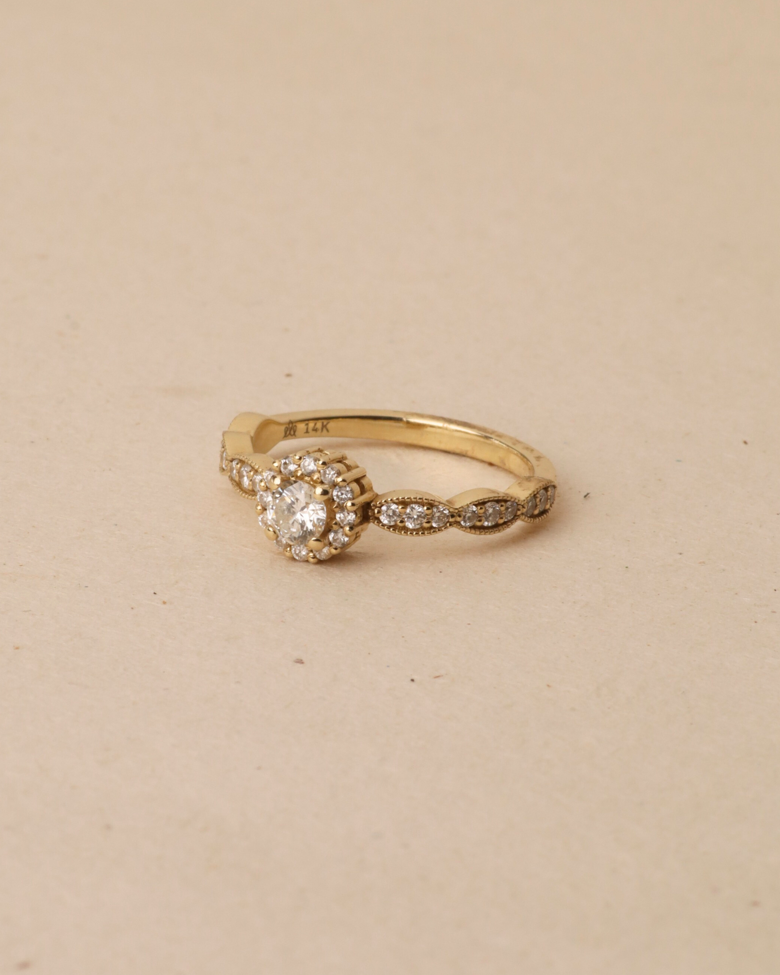 Elizabeth Gold Ring White Diamonds