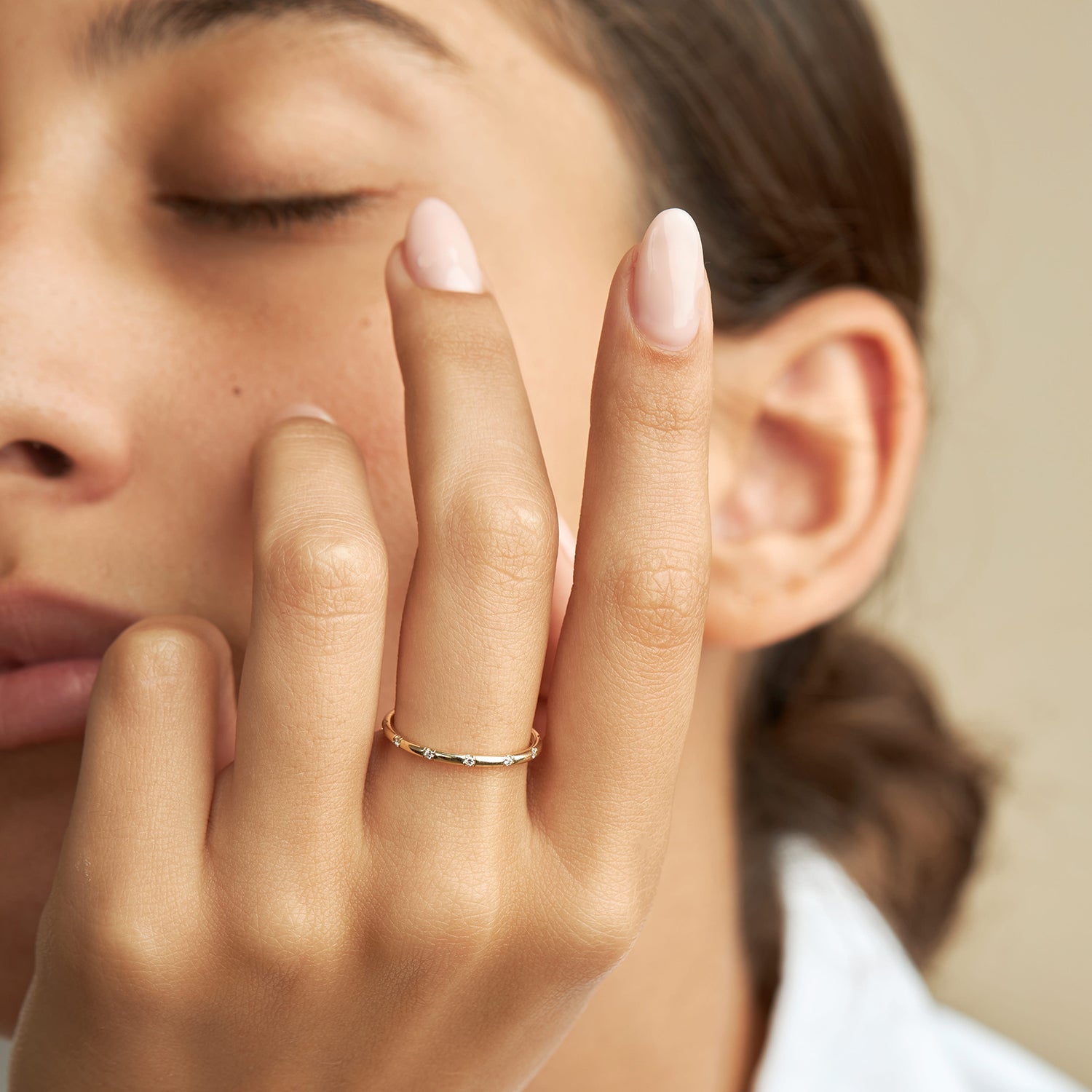 Donna Ring five White Diamonds