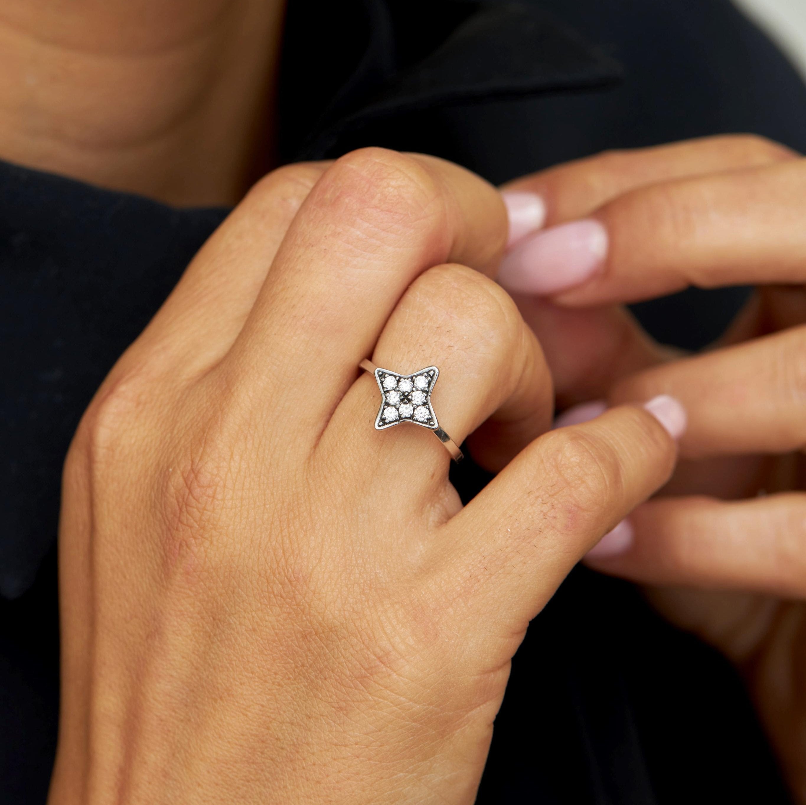 Cassiopeia Gold Ring White Diamonds blackening