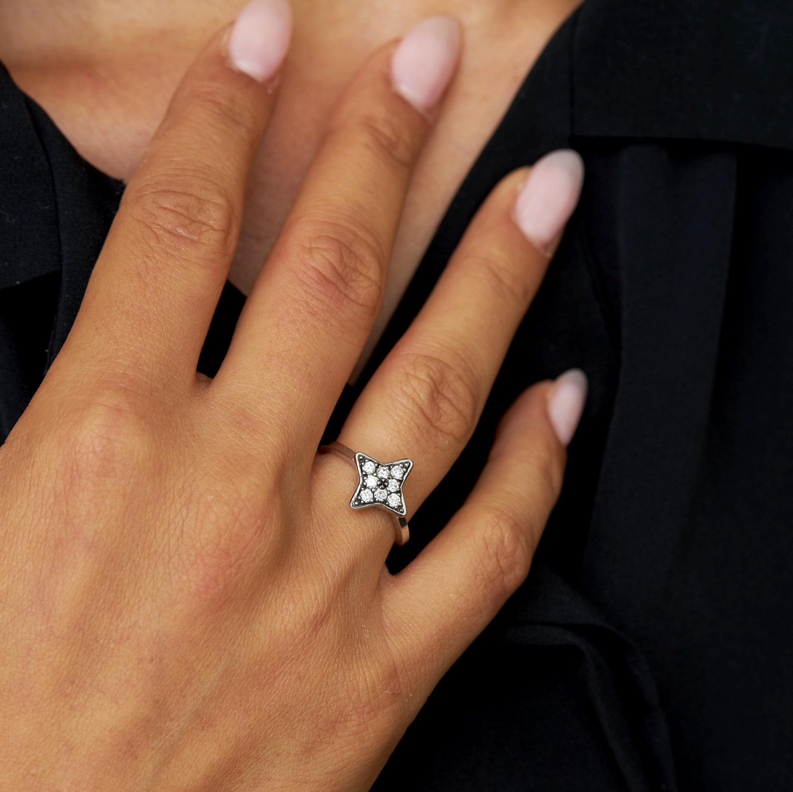 Cassiopeia Gold Ring White Diamonds blackening