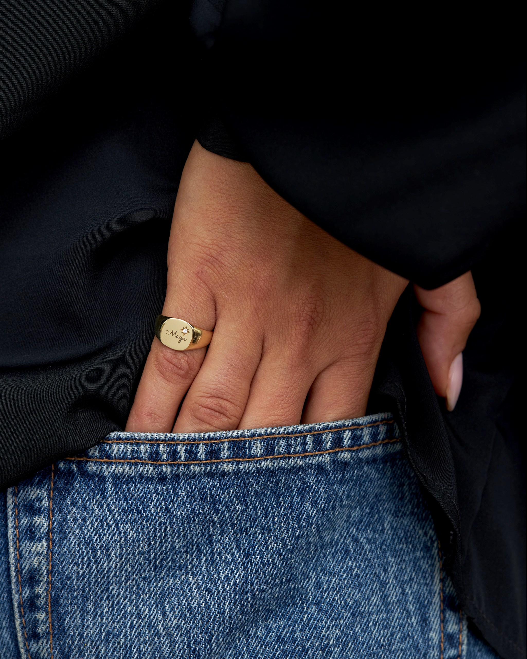 Maria Gold Ring White Diamond & Engraving