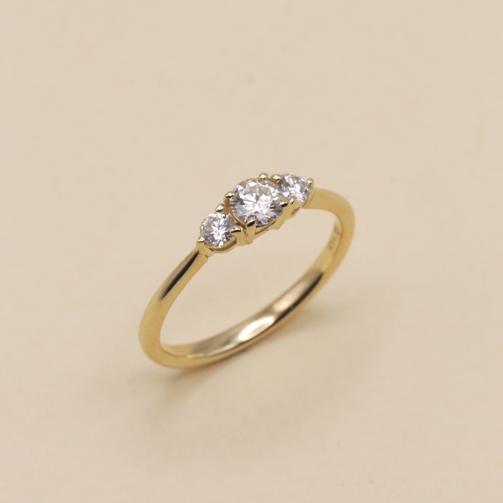 Audrey Gold Ring 4mm Diamond