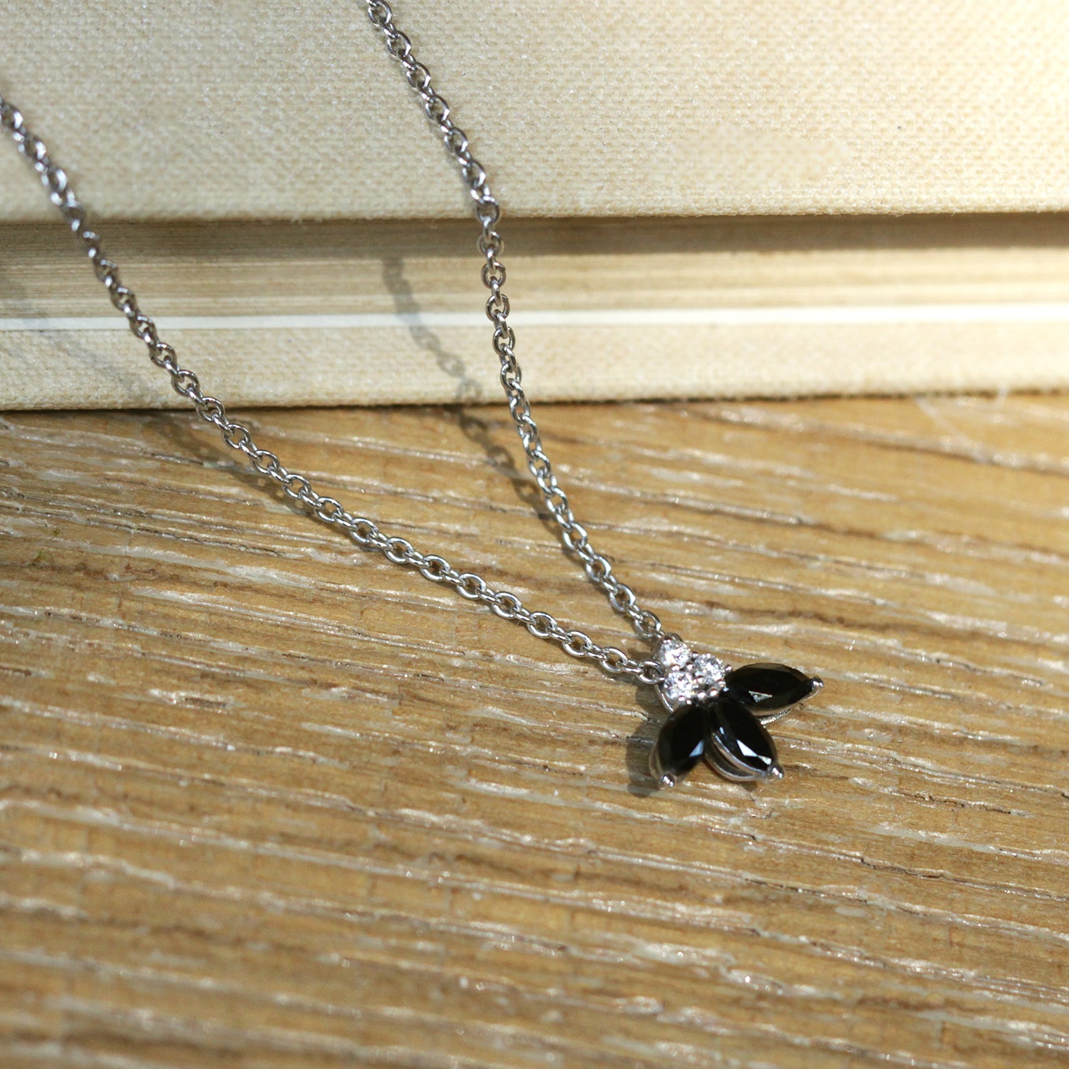 Jeanne Poisson Necklace Black Diamonds
