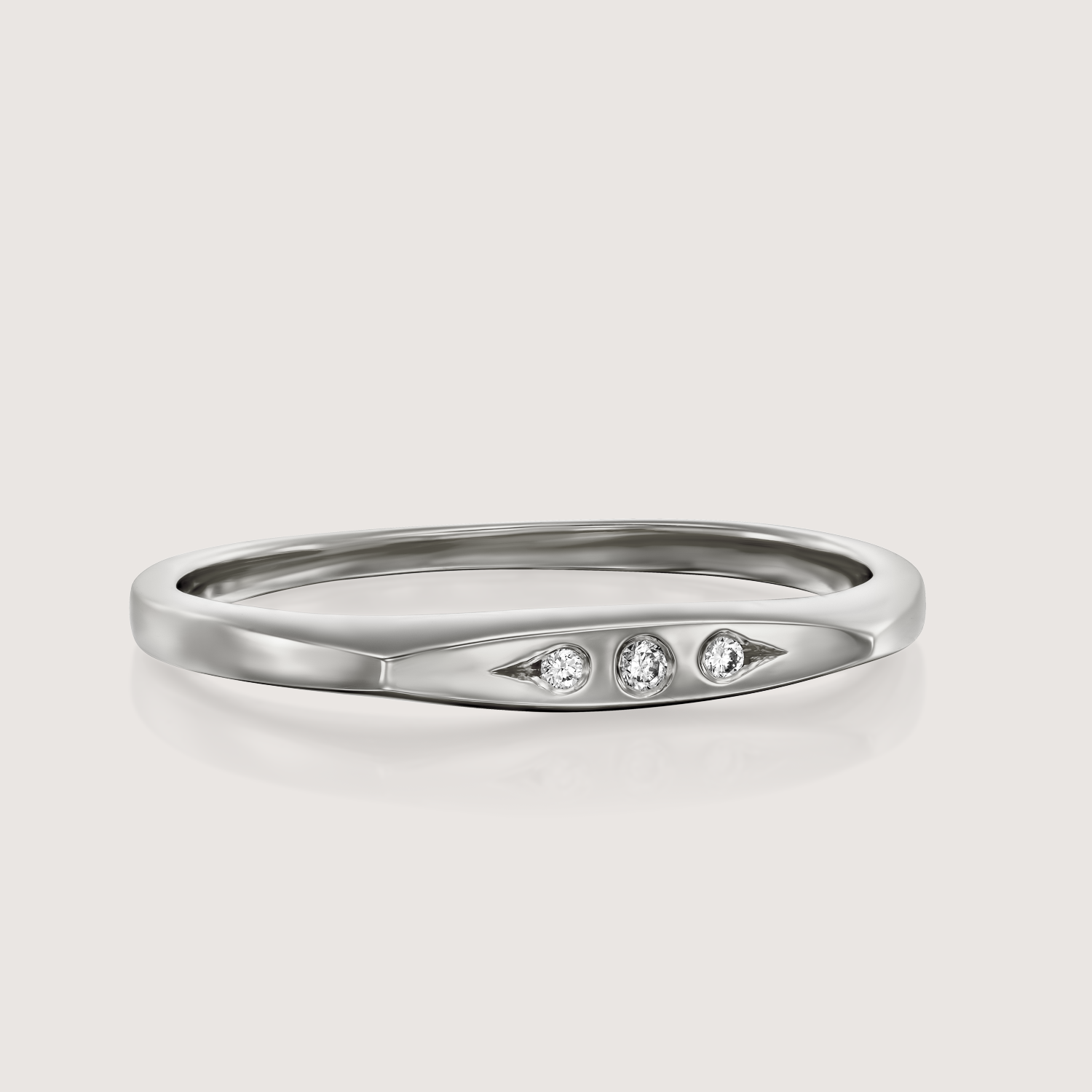 Jackie Gold Ring Three Diamonds