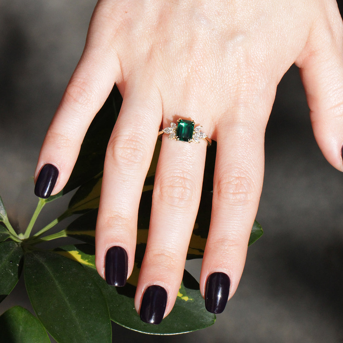 Daphne Ring With Marquise Diamonds and Emerald