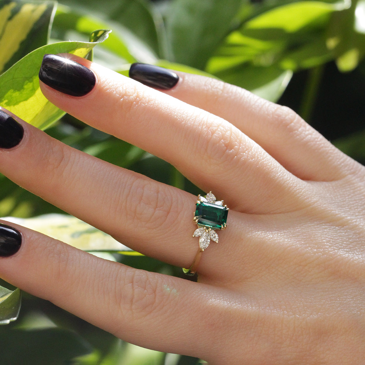 Daphne Ring With Marquise Diamonds and Emerald