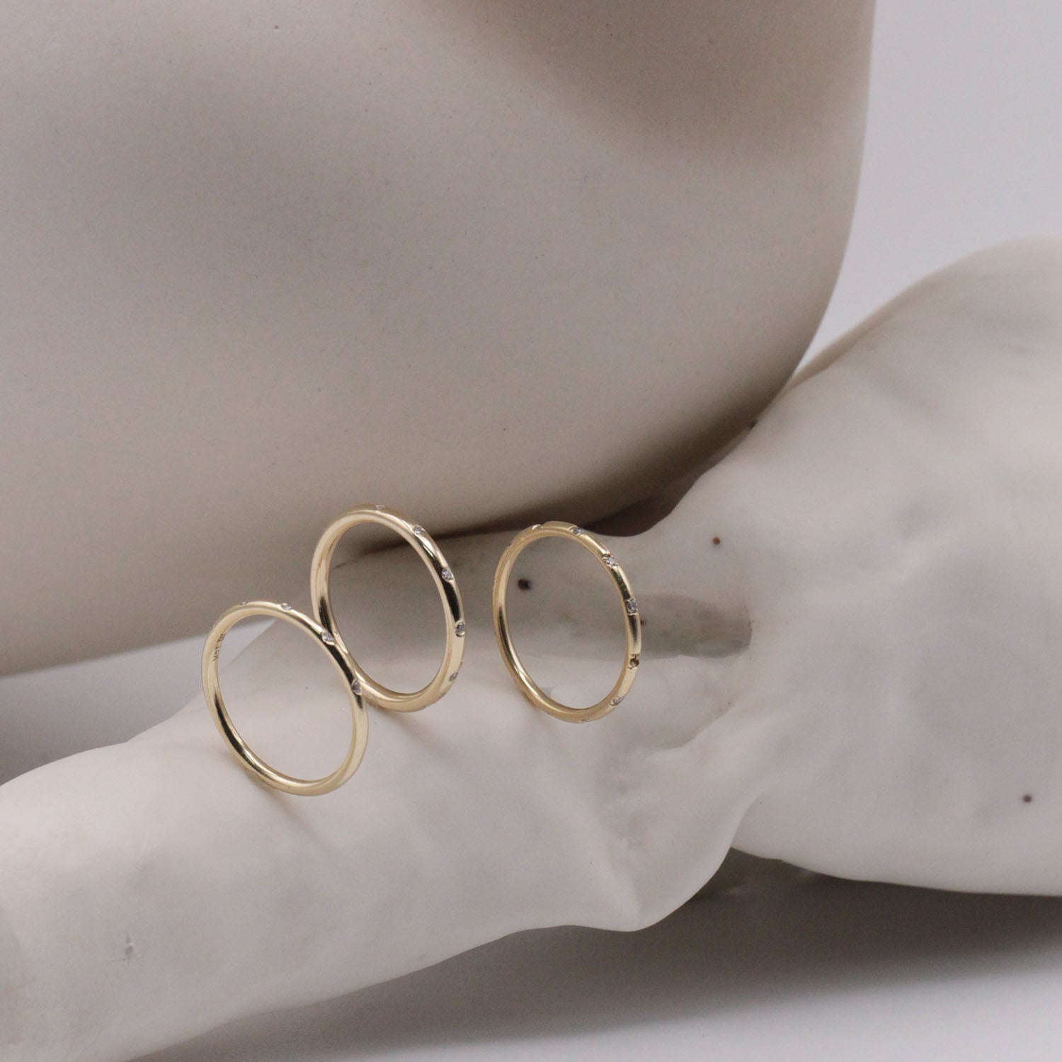 Donna Ring five White Diamonds