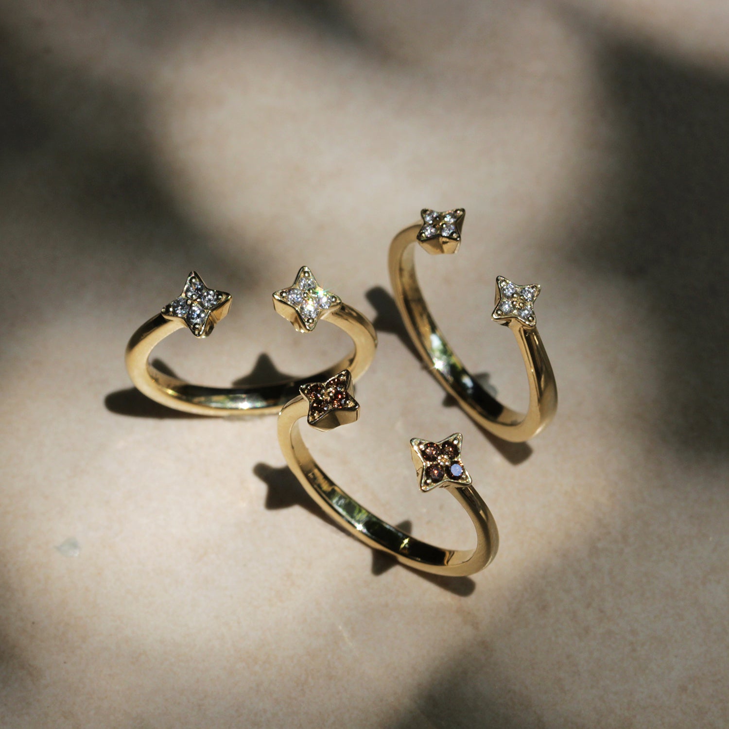 Mercury Ring With White Diamonds