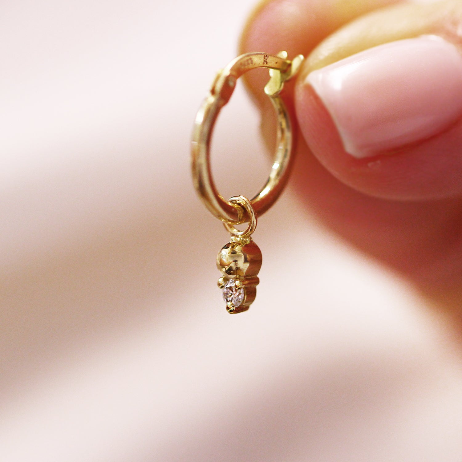 Hoop & Marie gold earring White diamond