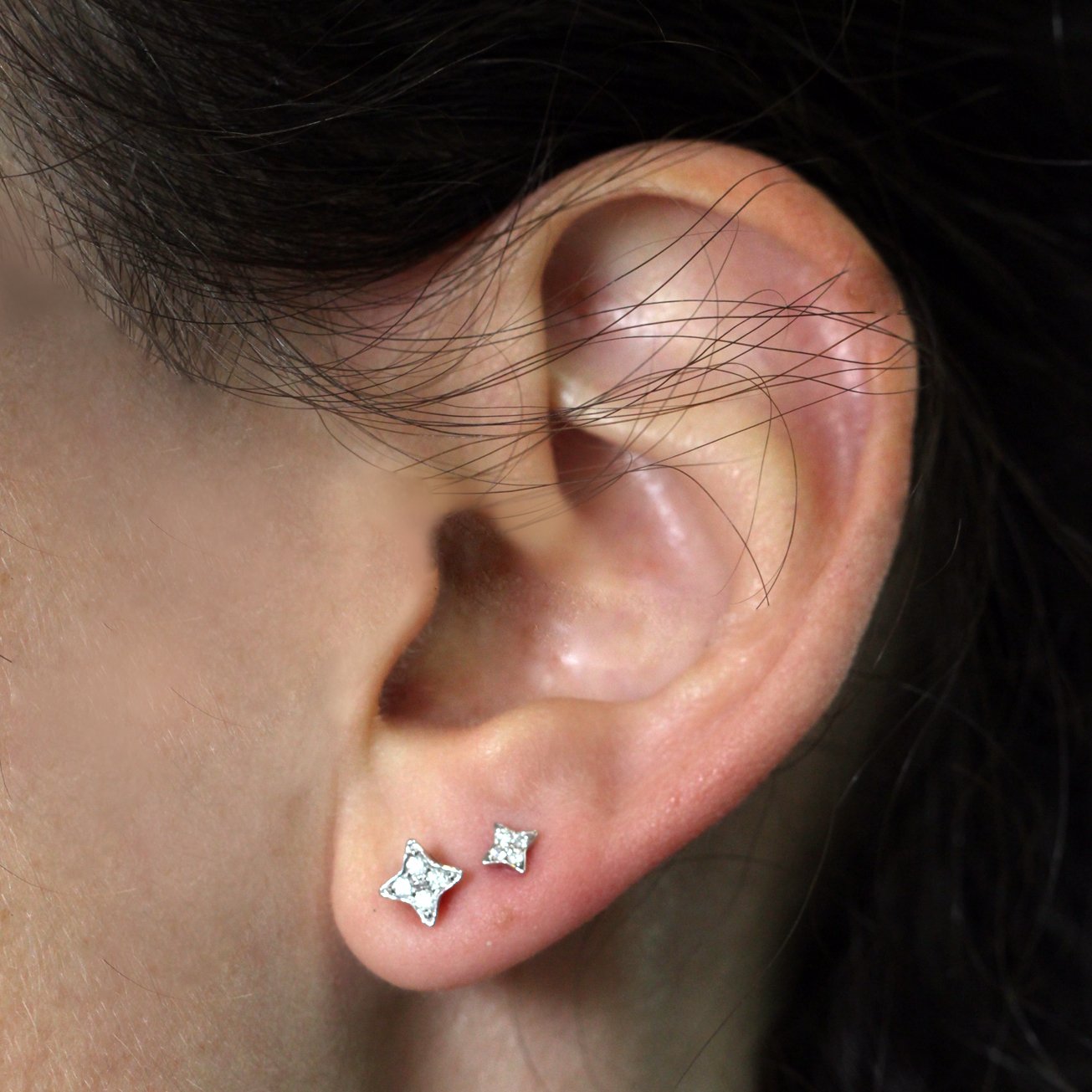 Mini Venus Gold Earring With White Diamonds