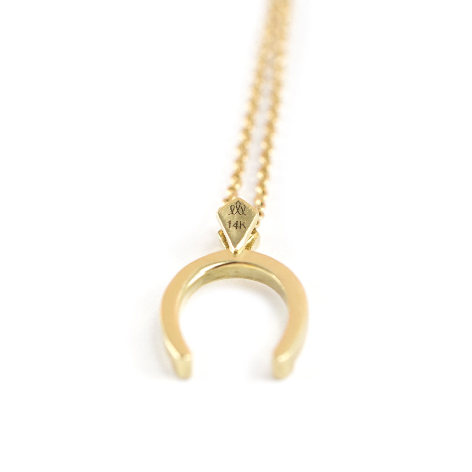 horseshoe gold pendant