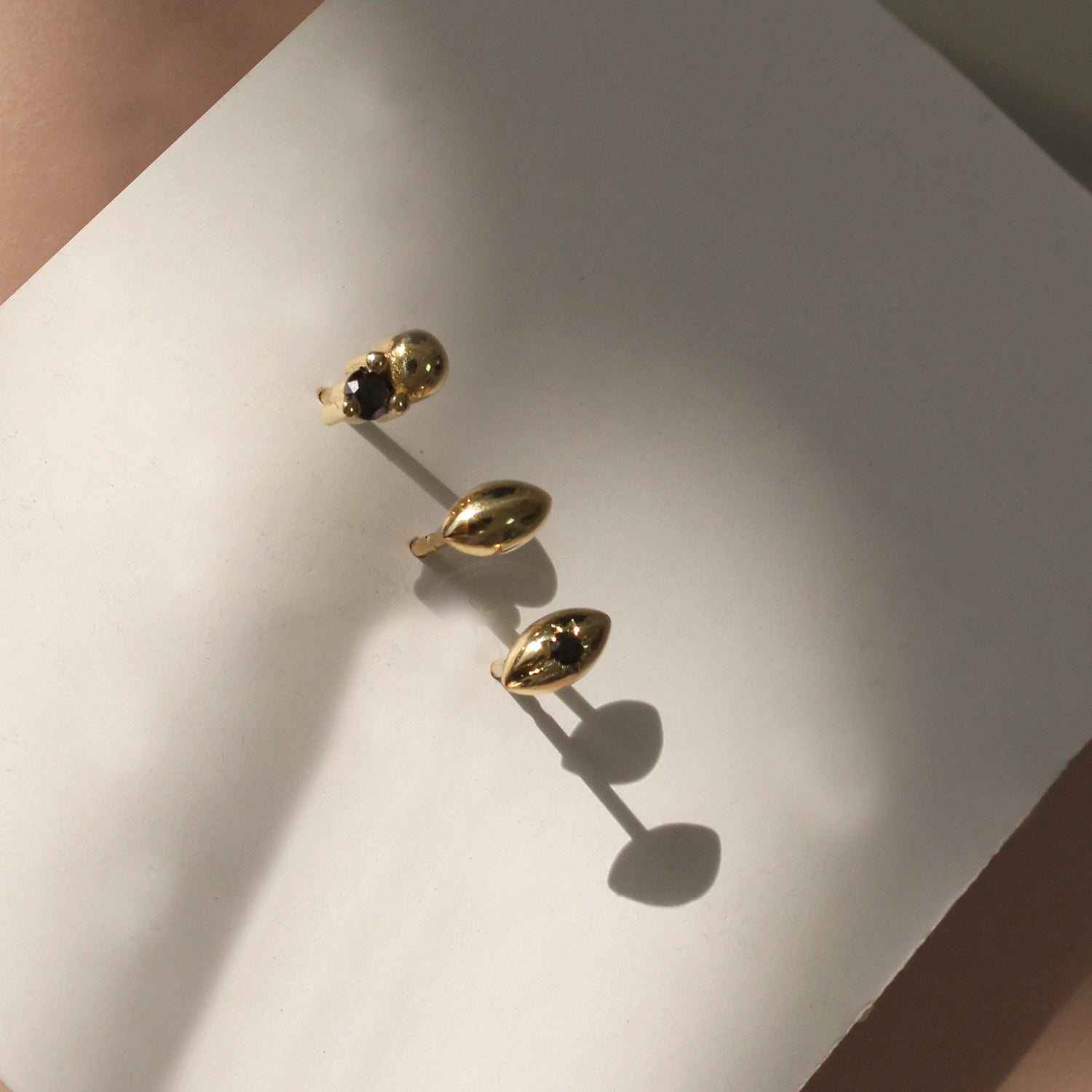 black diamond stud earring agatha