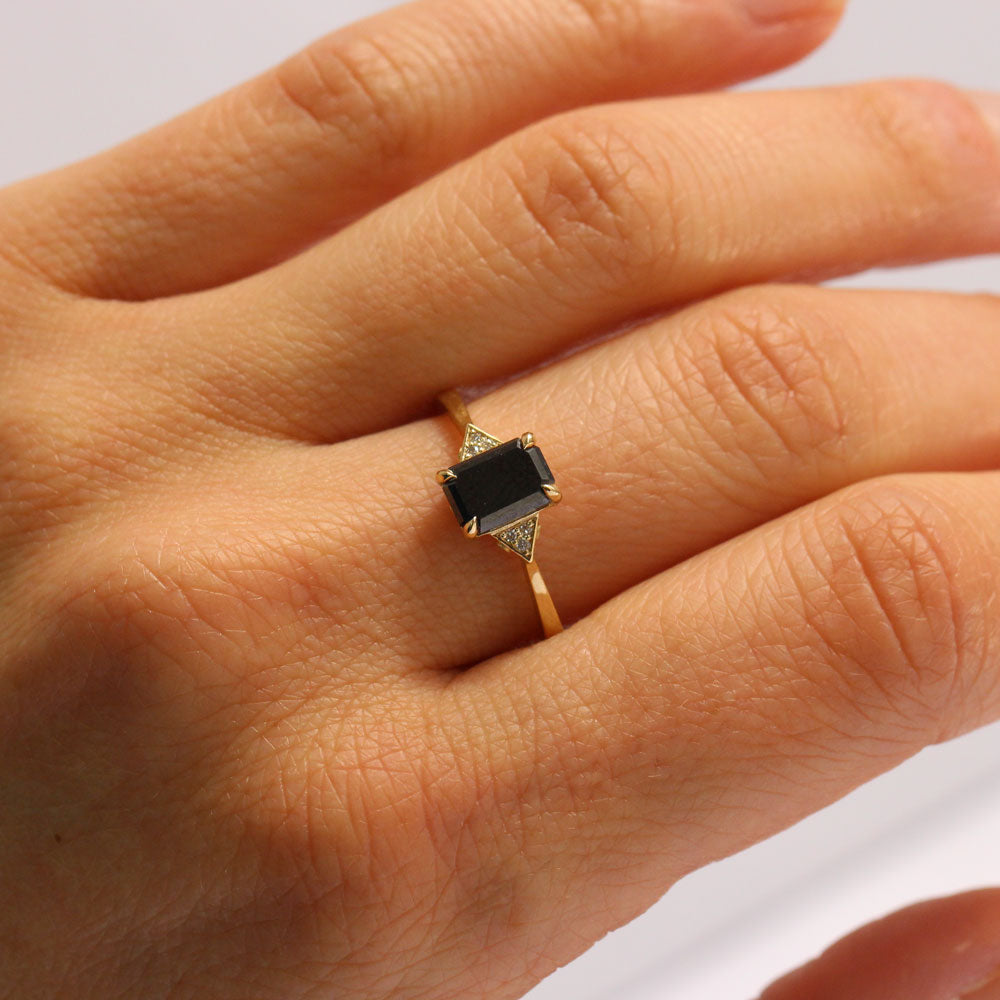 emerald cut diamond ring