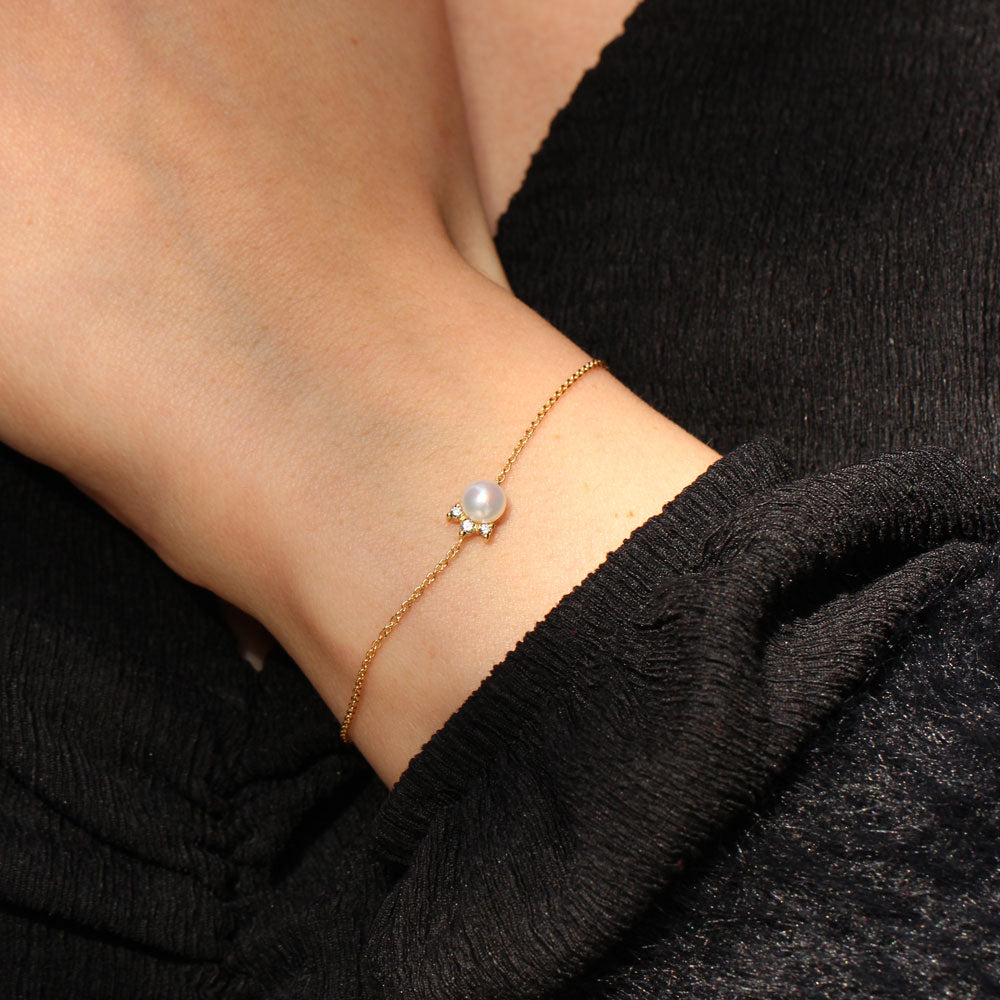 Pearl Bracelet on a model
