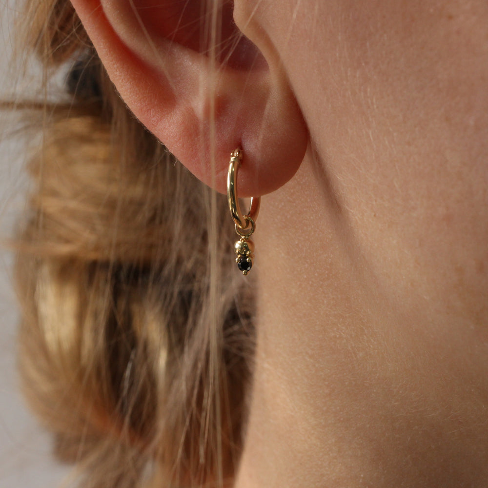 Hoop & Marie gold earring Black diamond