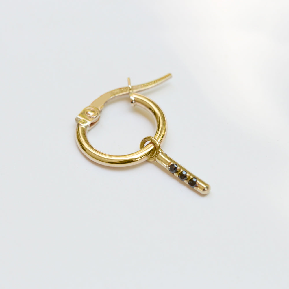 Hoop & Valerie gold earring With Black Diamonds