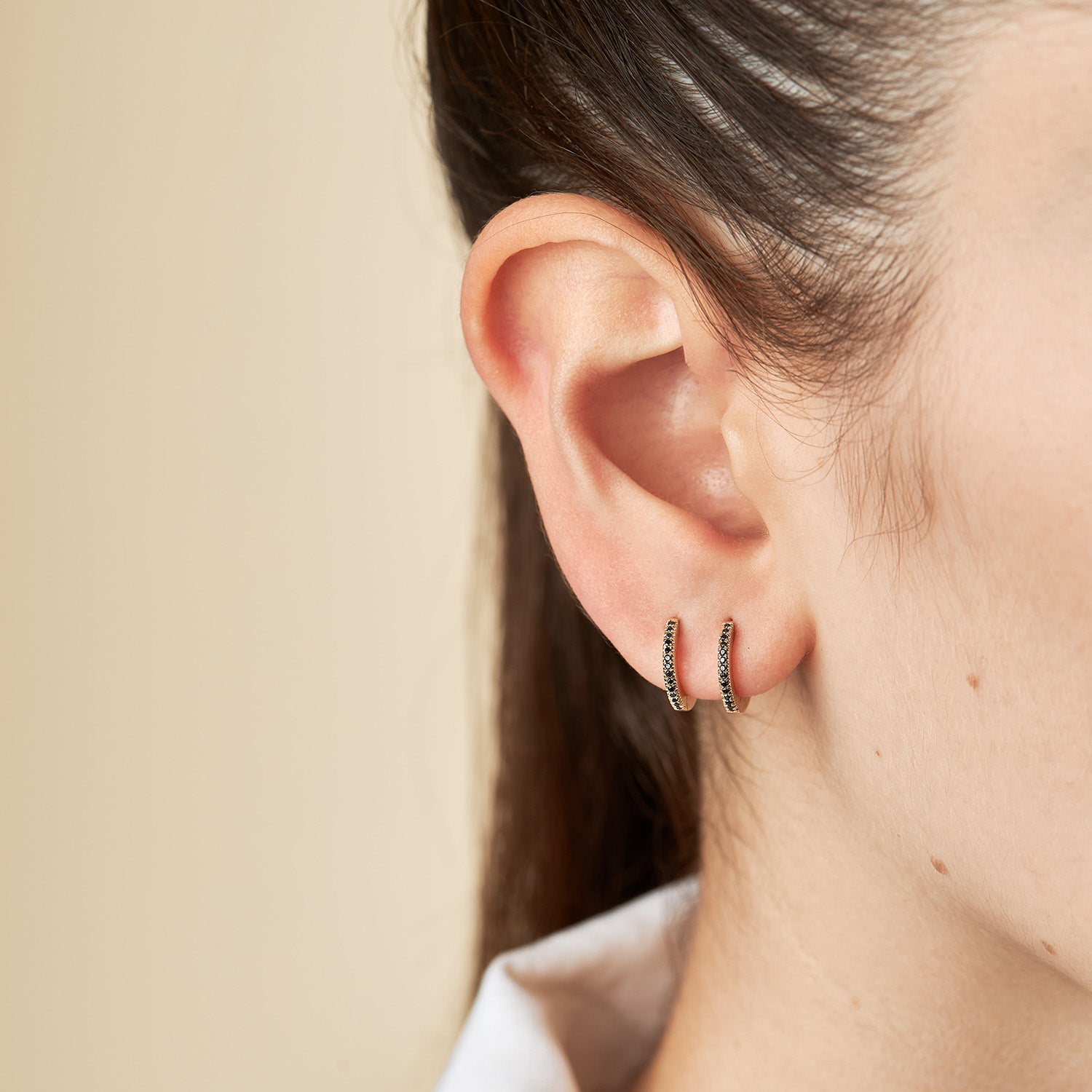 Khloé Medium Hoop Gold Earring with Black Diamonds