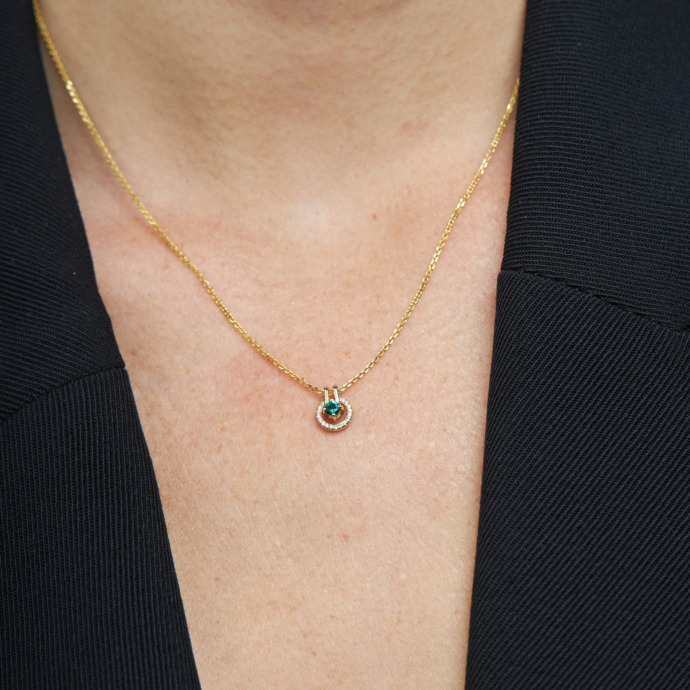 Necklace 03 - Emerald & White Diamonds