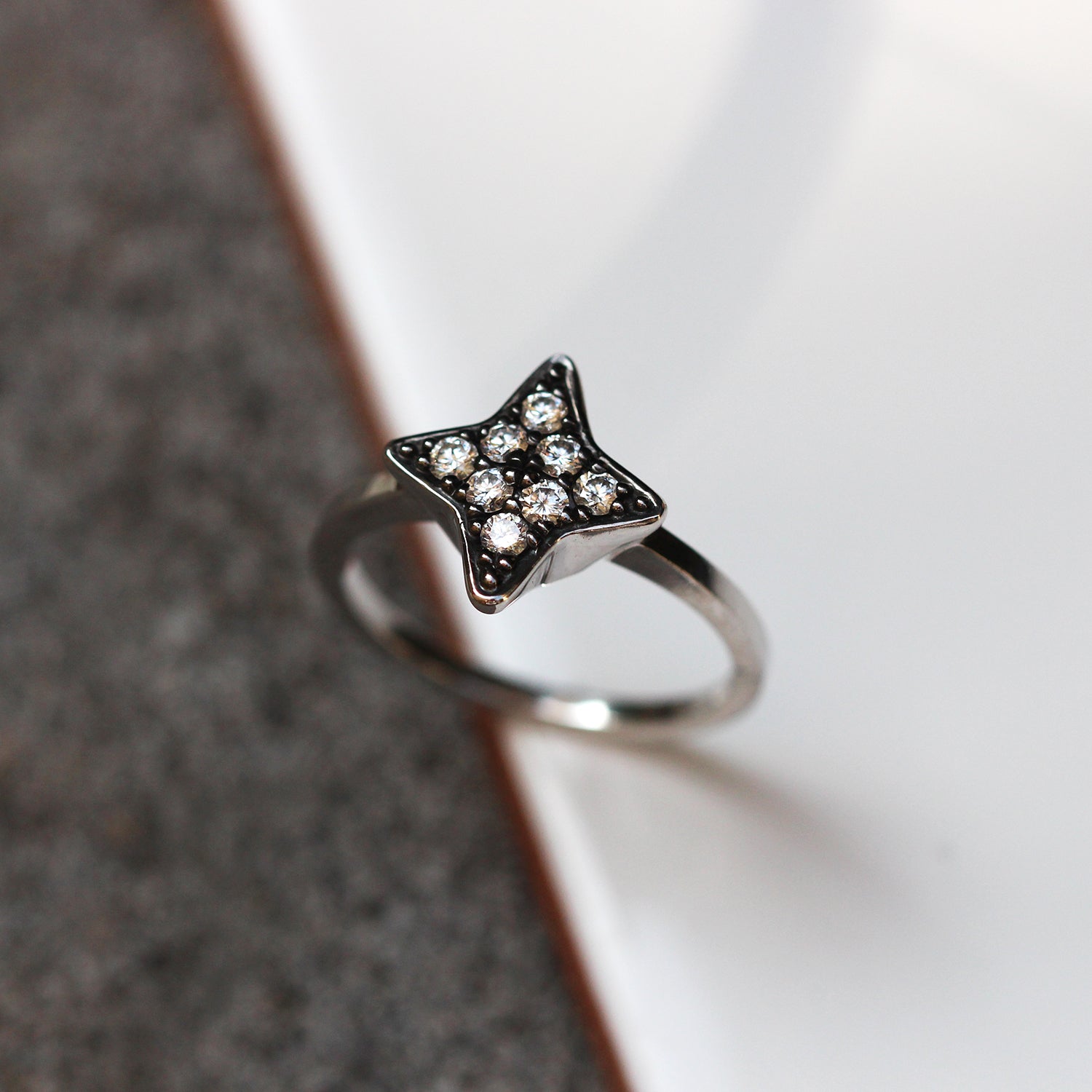 Cassiopeia Gold Ring White Diamonds blackening