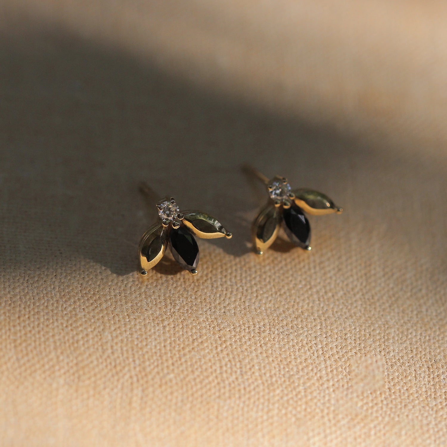 Pauline Félicité Earring With Black & White Diamonds