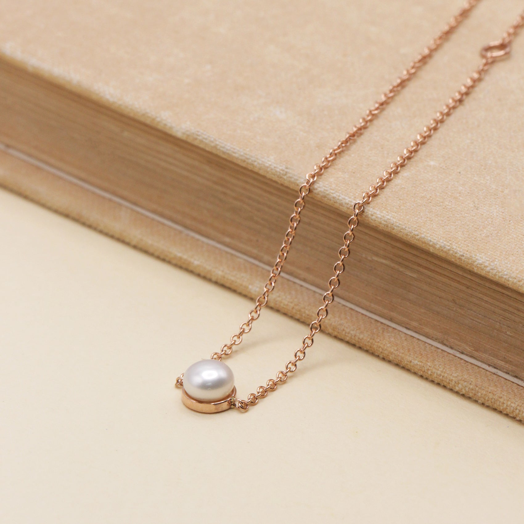 Scarlett Bracelet pearl only