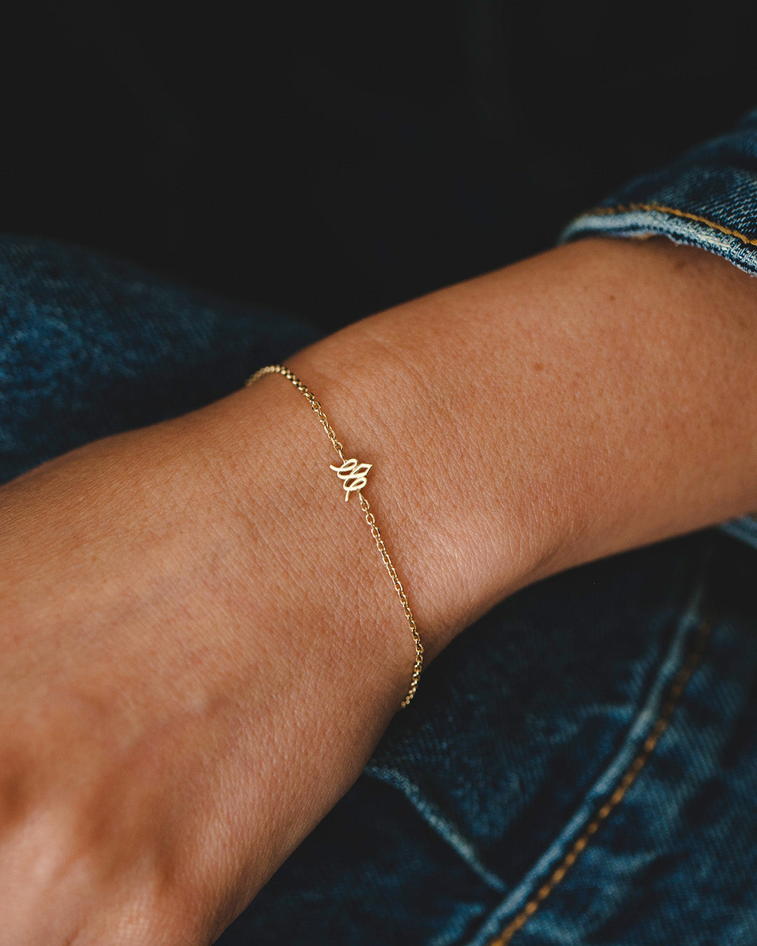 Crown gold chain bracelet