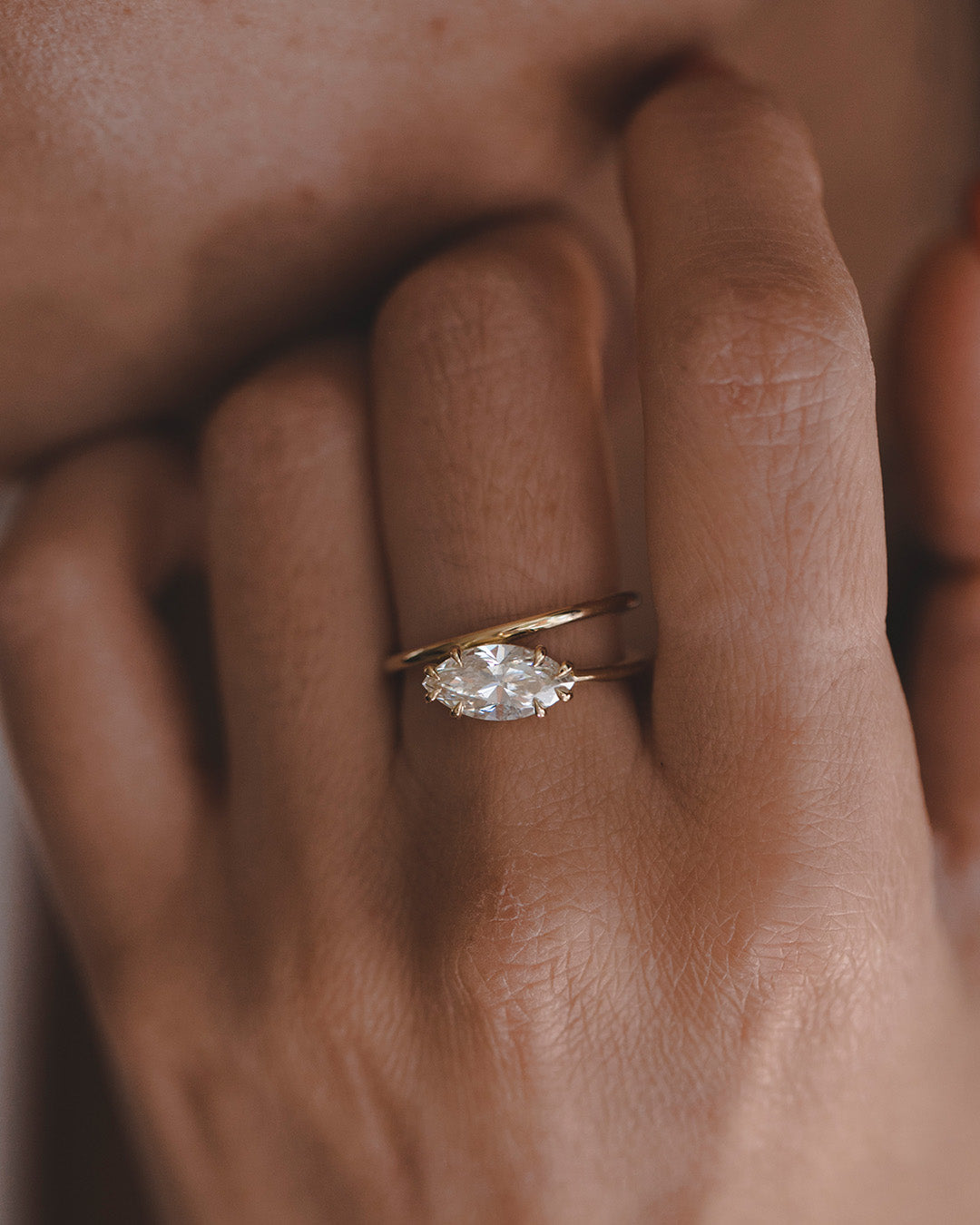Alberta ring With Marquise White Diamond