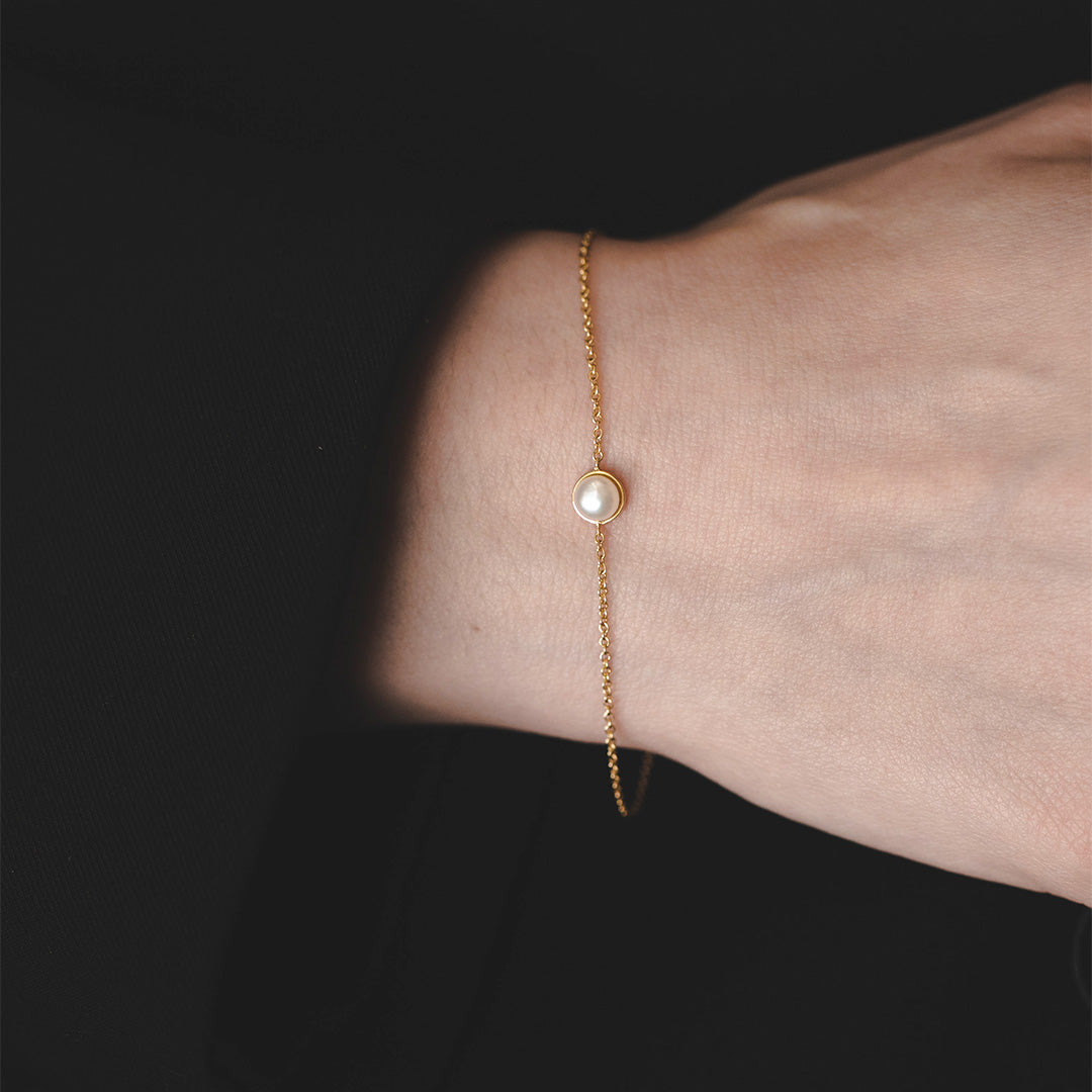 Scarlett Bracelet pearl only