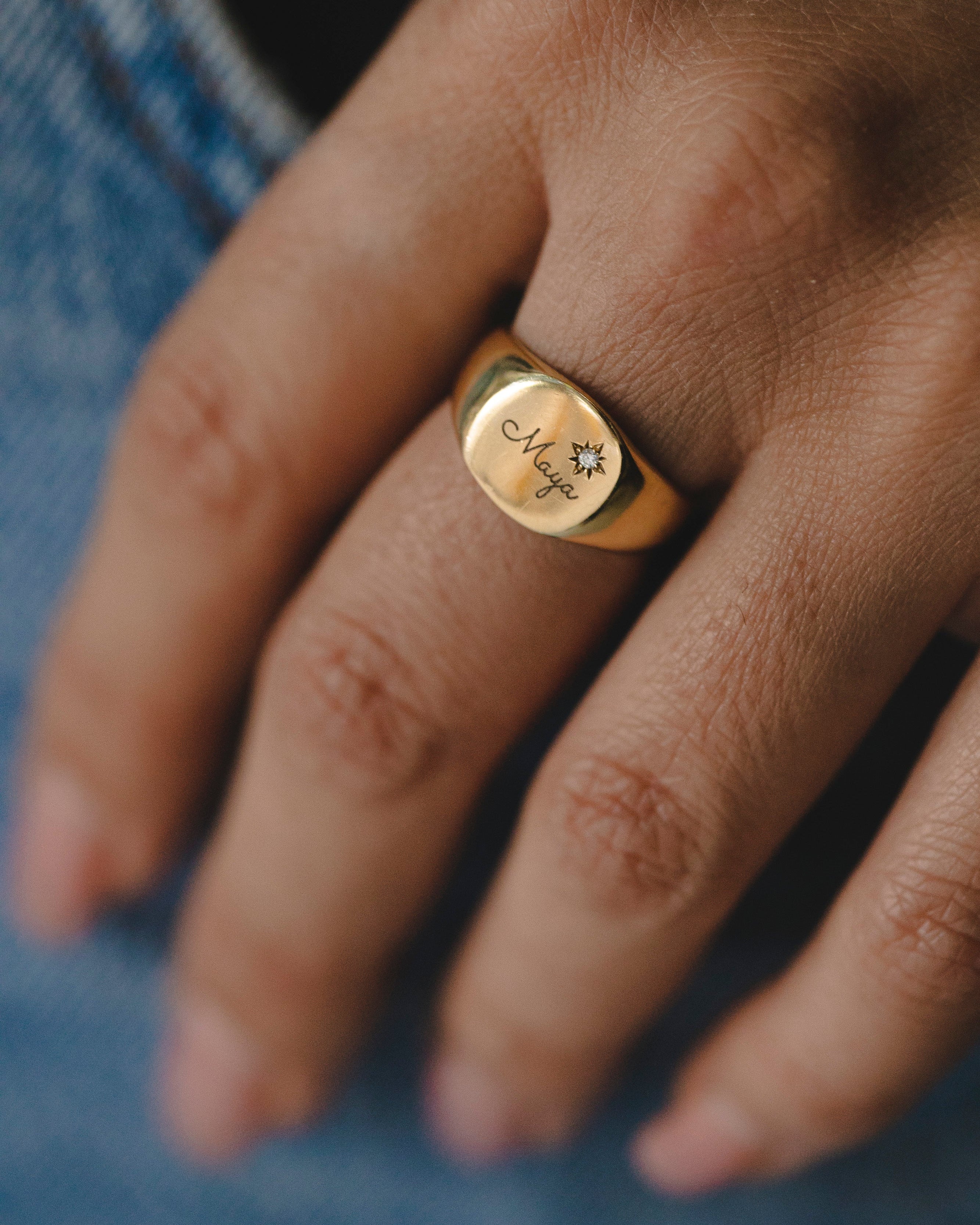 Maria Gold Ring White Diamond & Engraving