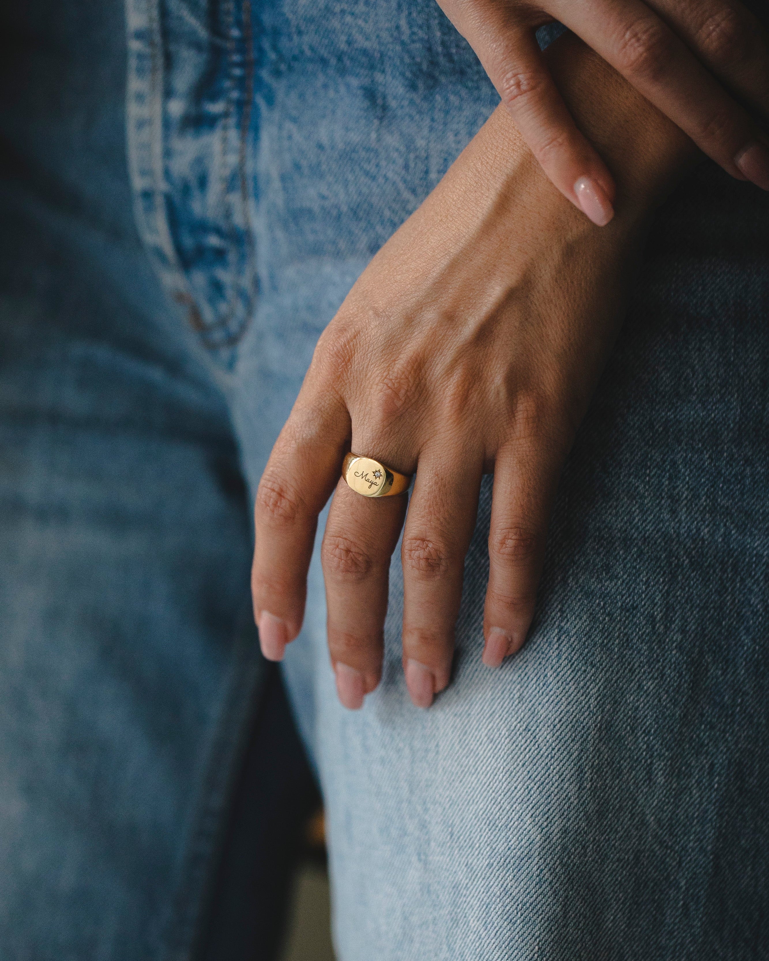 Maria Gold Ring White Diamond & Engraving