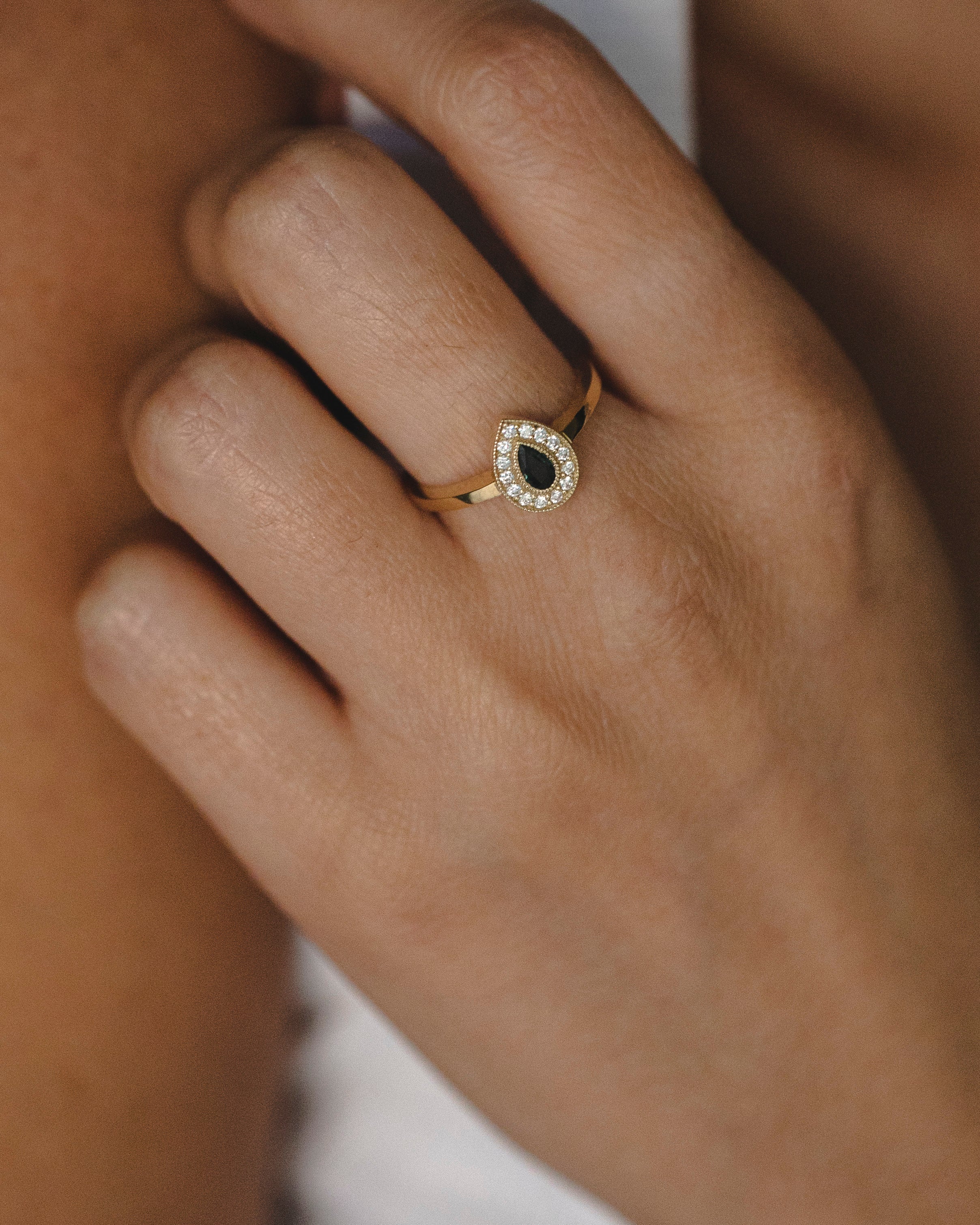 Luna Gold Ring Sapphire & Diamonds