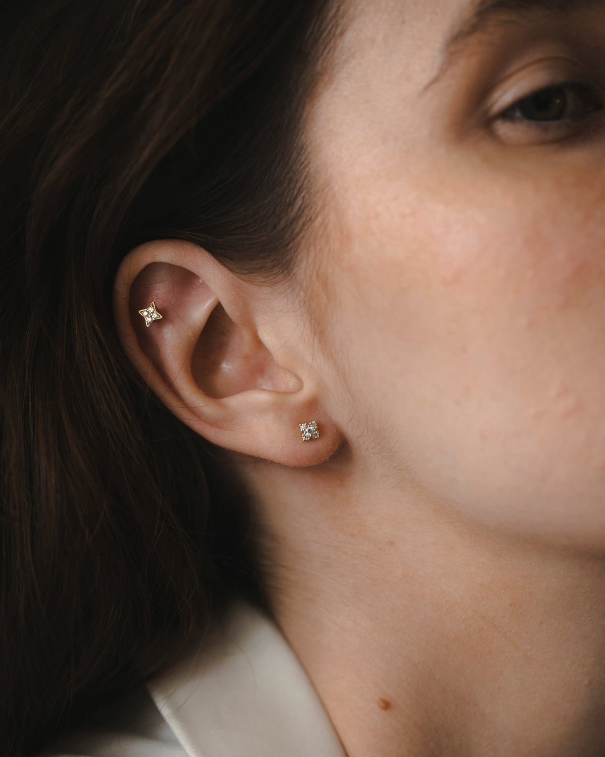 Venus Piercing Gold Earring White Diamonds