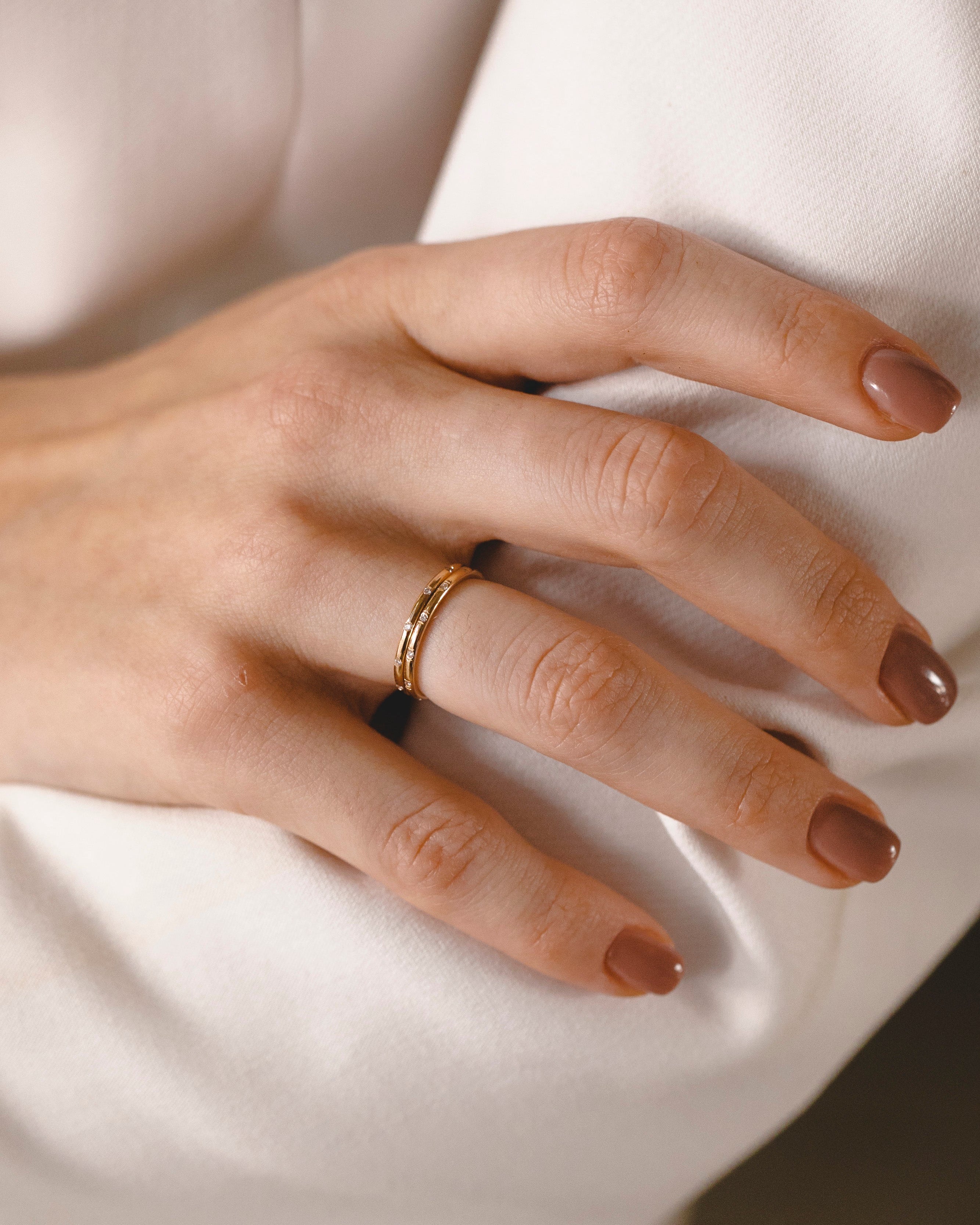 Donna Ring five White Diamonds