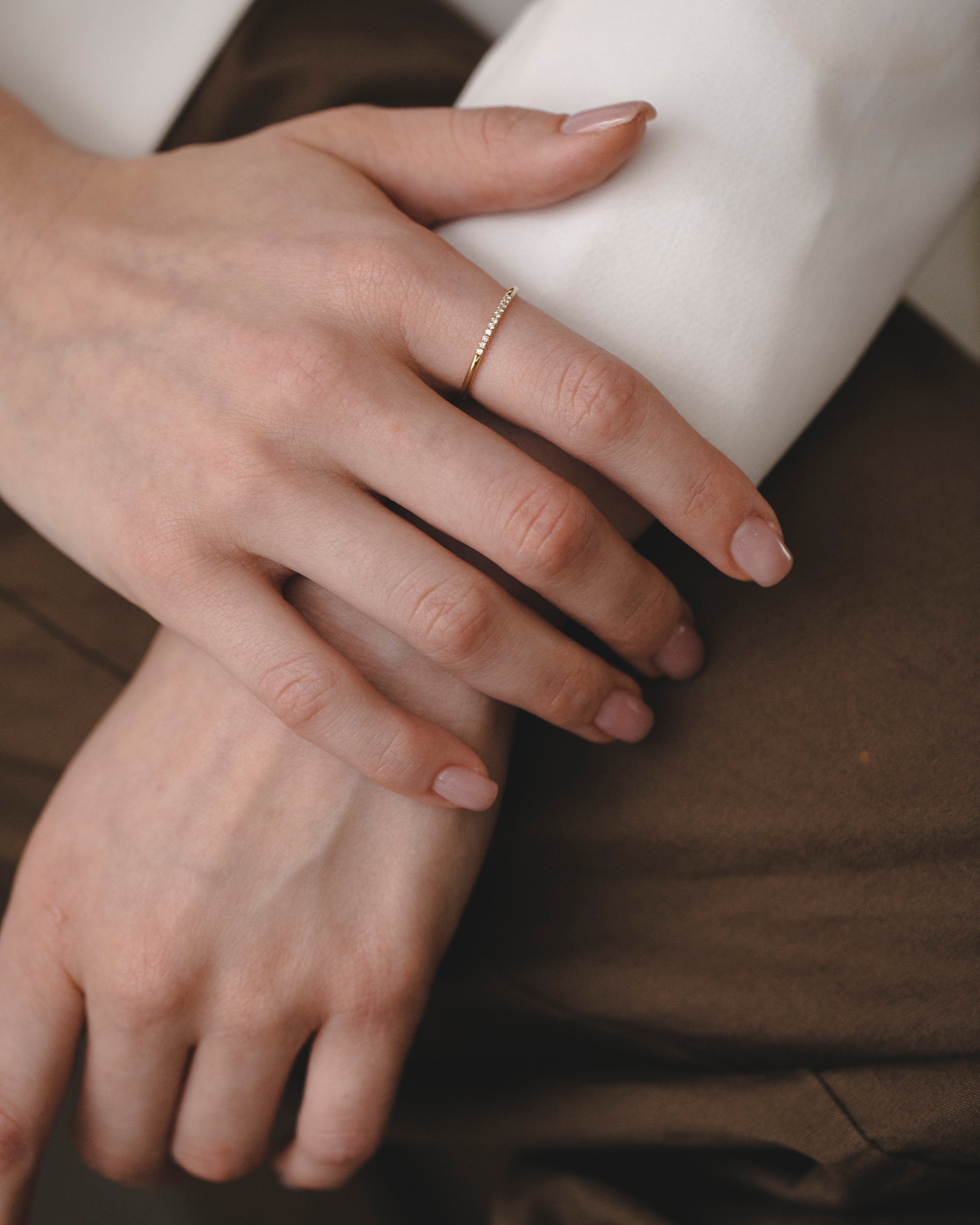 Kelly Ring Yellow With 11 White Diamonds
