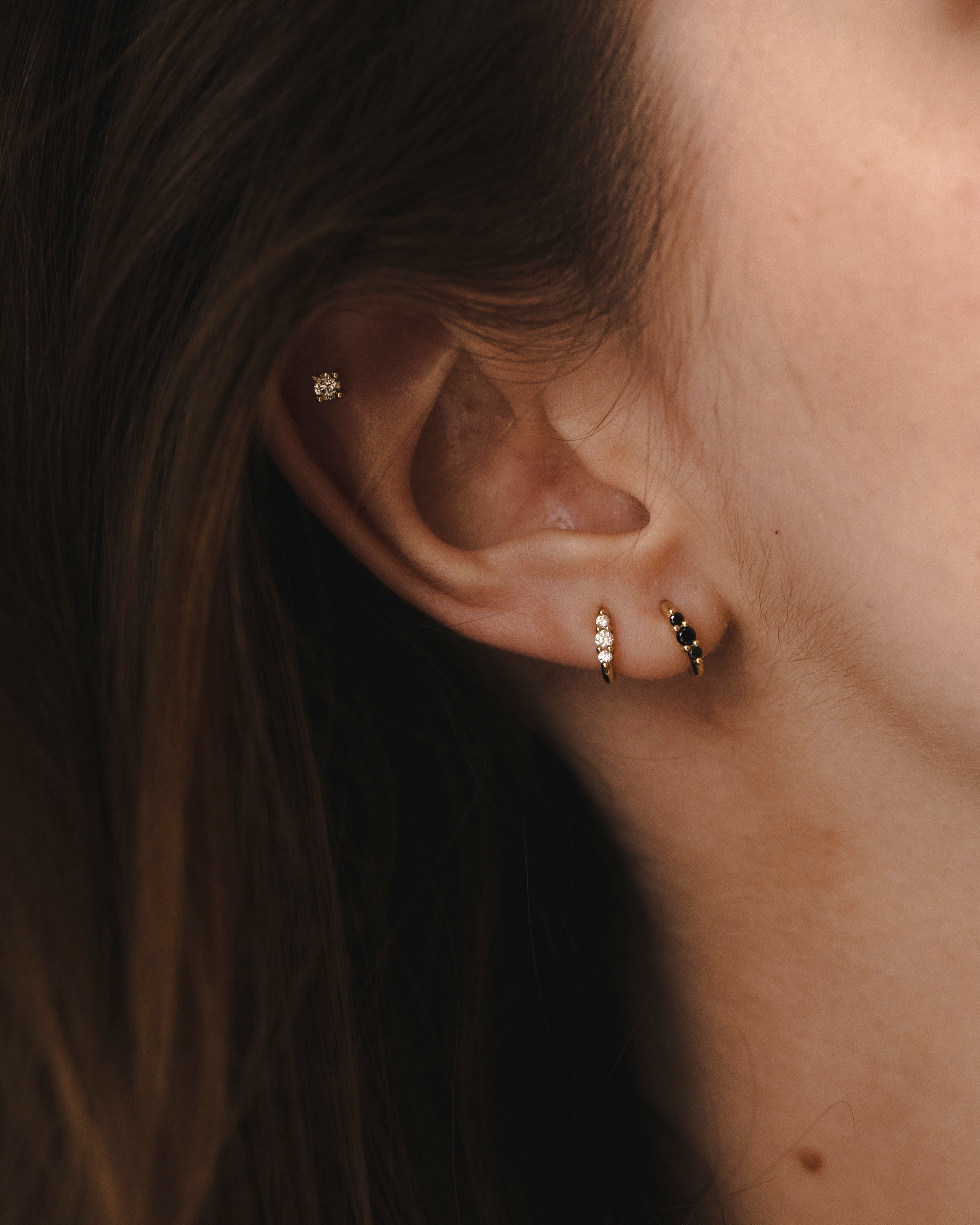 Audrey medium Hoop With Black Diamonds