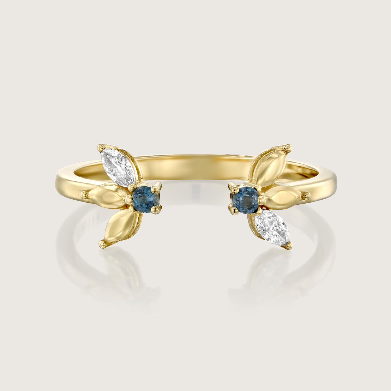 Jeanne Bécu Open Gold Ring With Diamonds & Blue Topaz