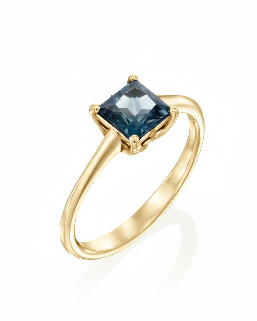 Garbo Ring With Blue Topaz