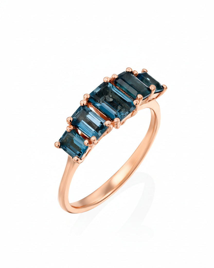 Alexandrina Gold Ring With blue topaz