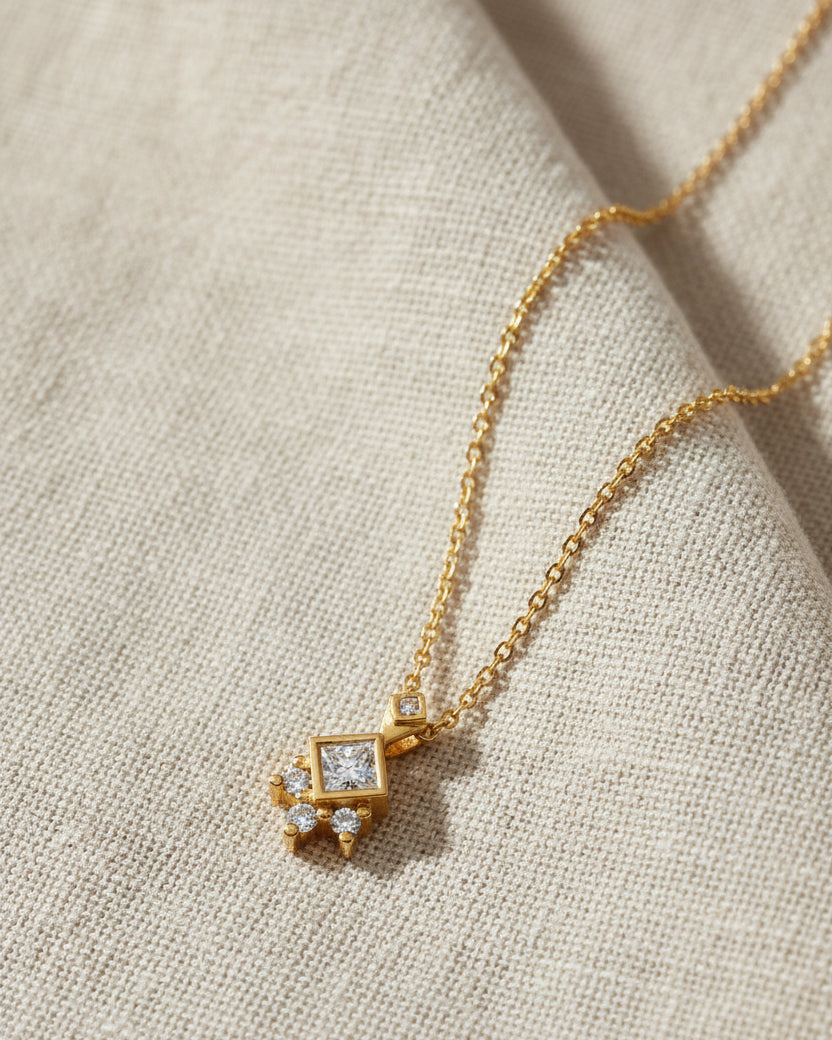 Veronica Necklace With Diamonds