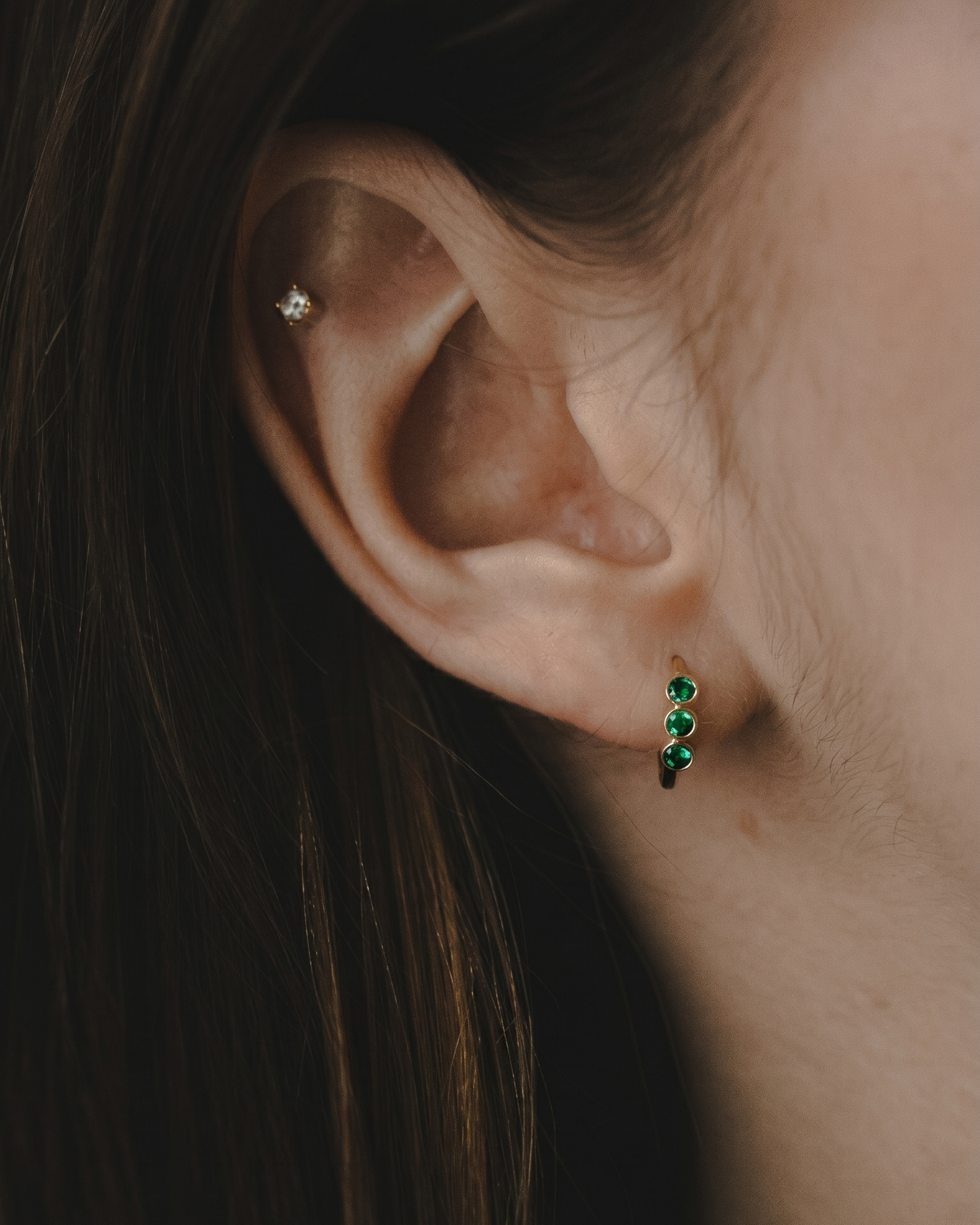 Alin Hoop Gold Earring with Emerald