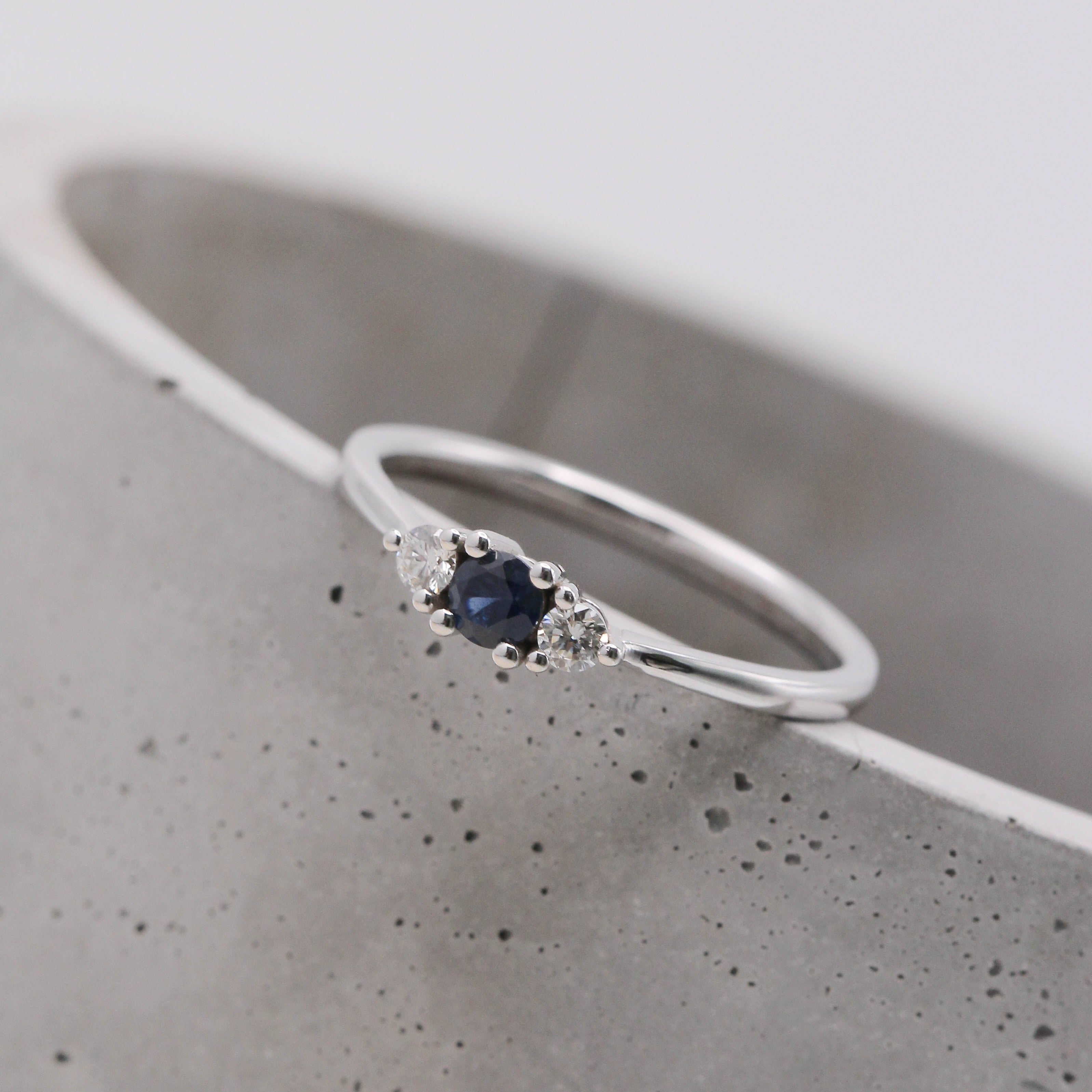 Audrey Ring Blue Sapphire 3 mm & white Diamond