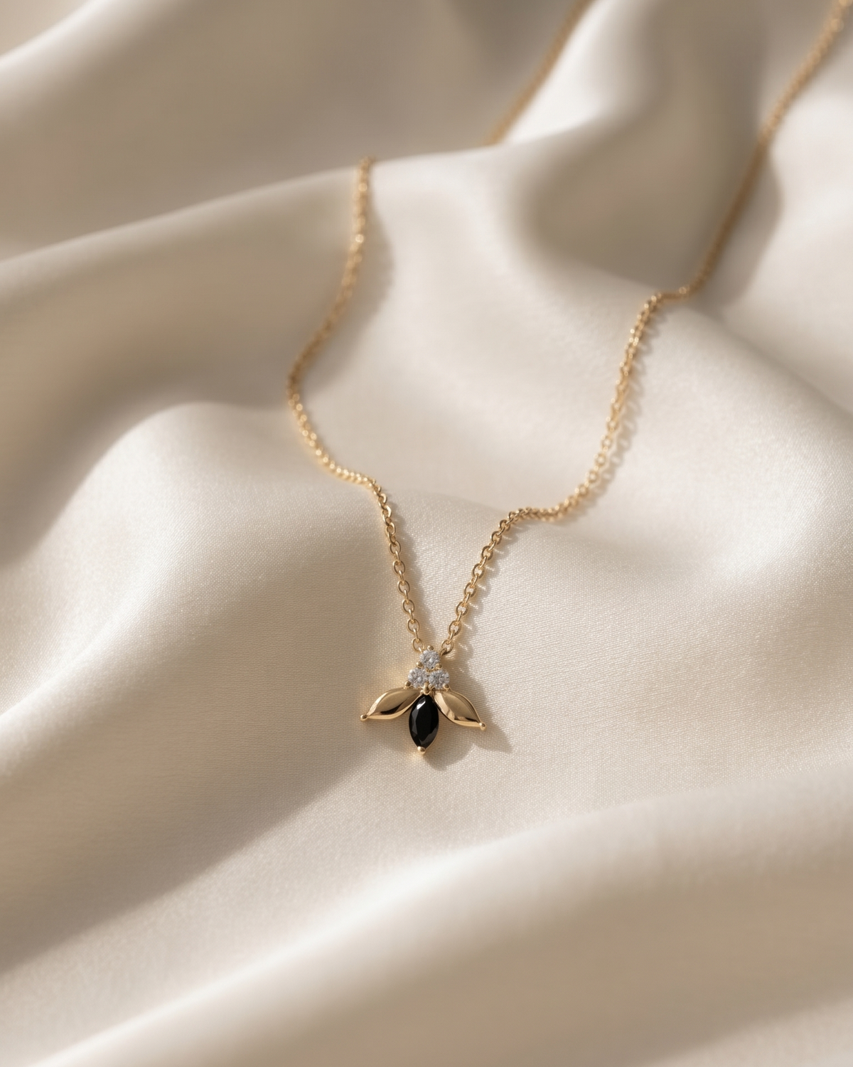 Jeanne Poisson Necklace Black and White Diamonds