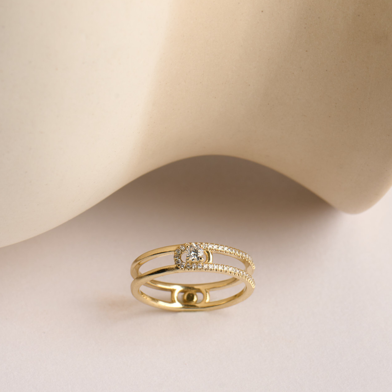 Ring 06 - White Diamonds