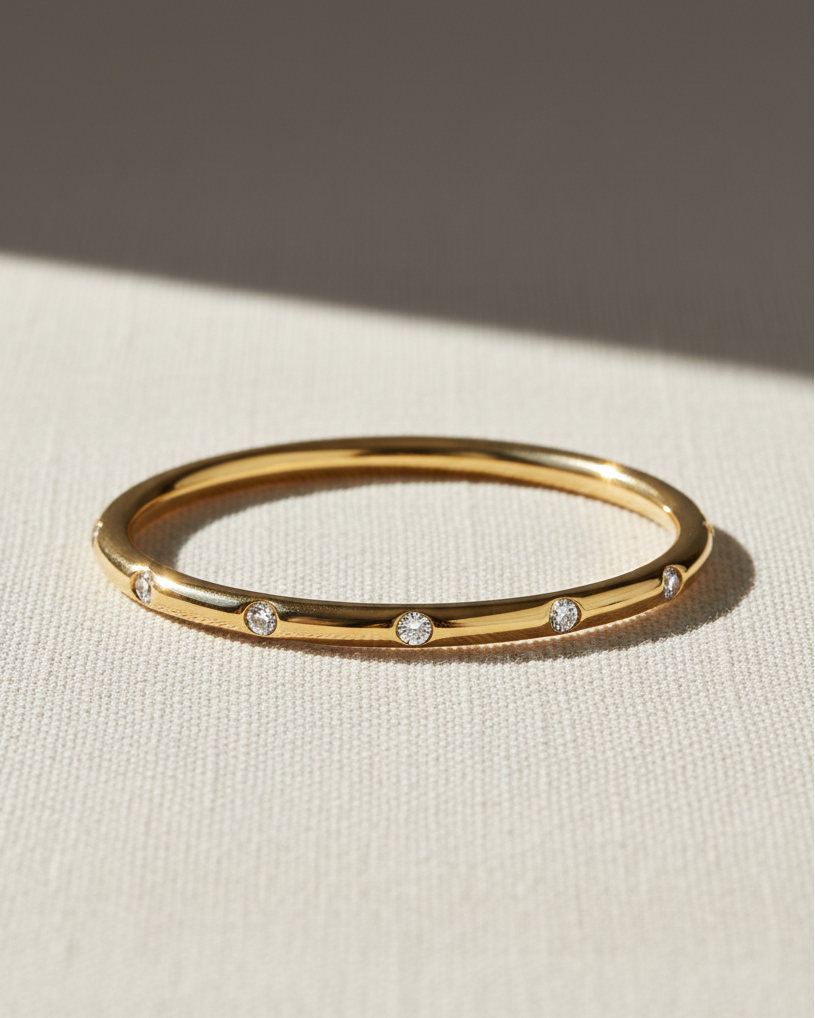 Donna Ring five White Diamonds
