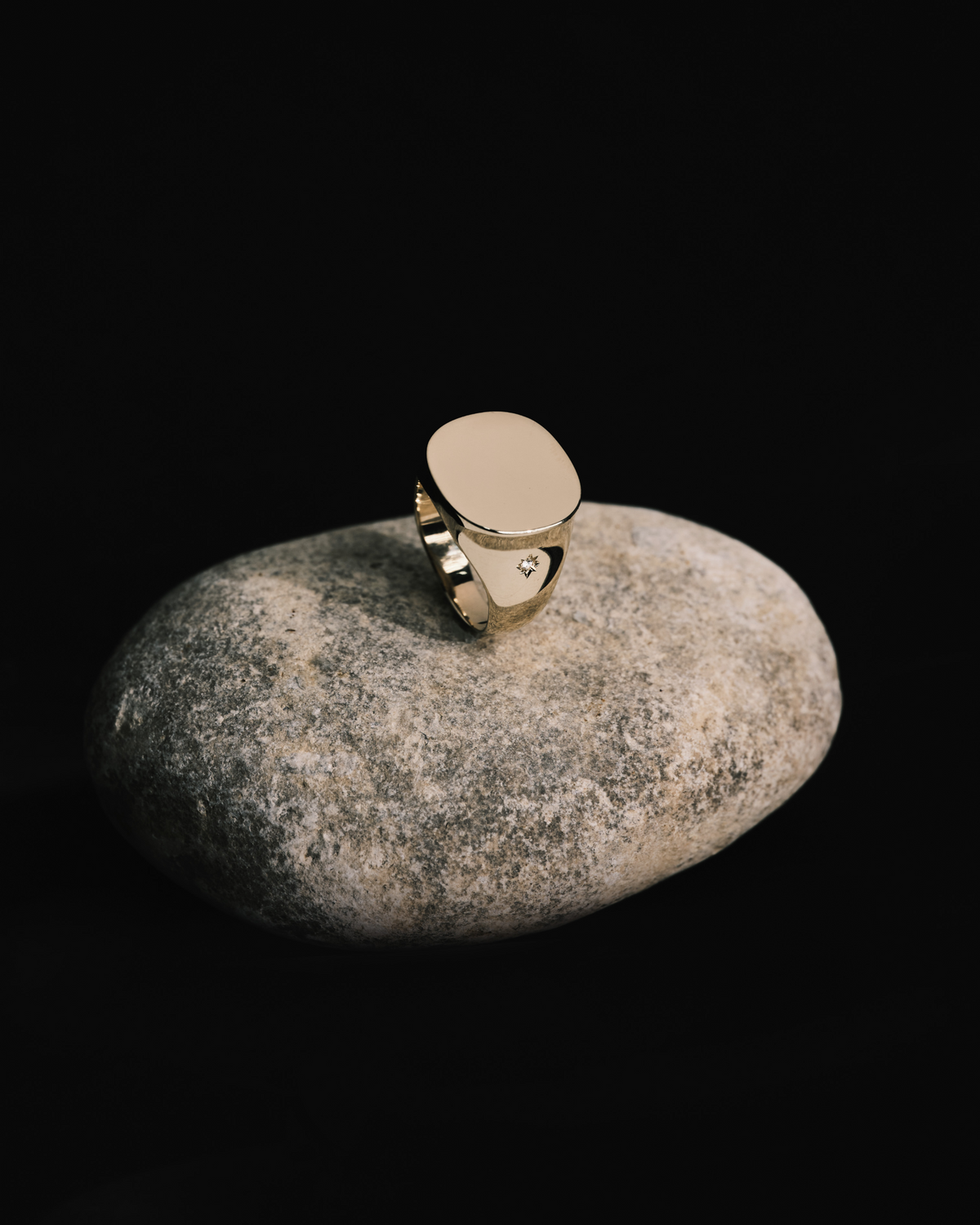 Mila Gold Ring Side Star Setting