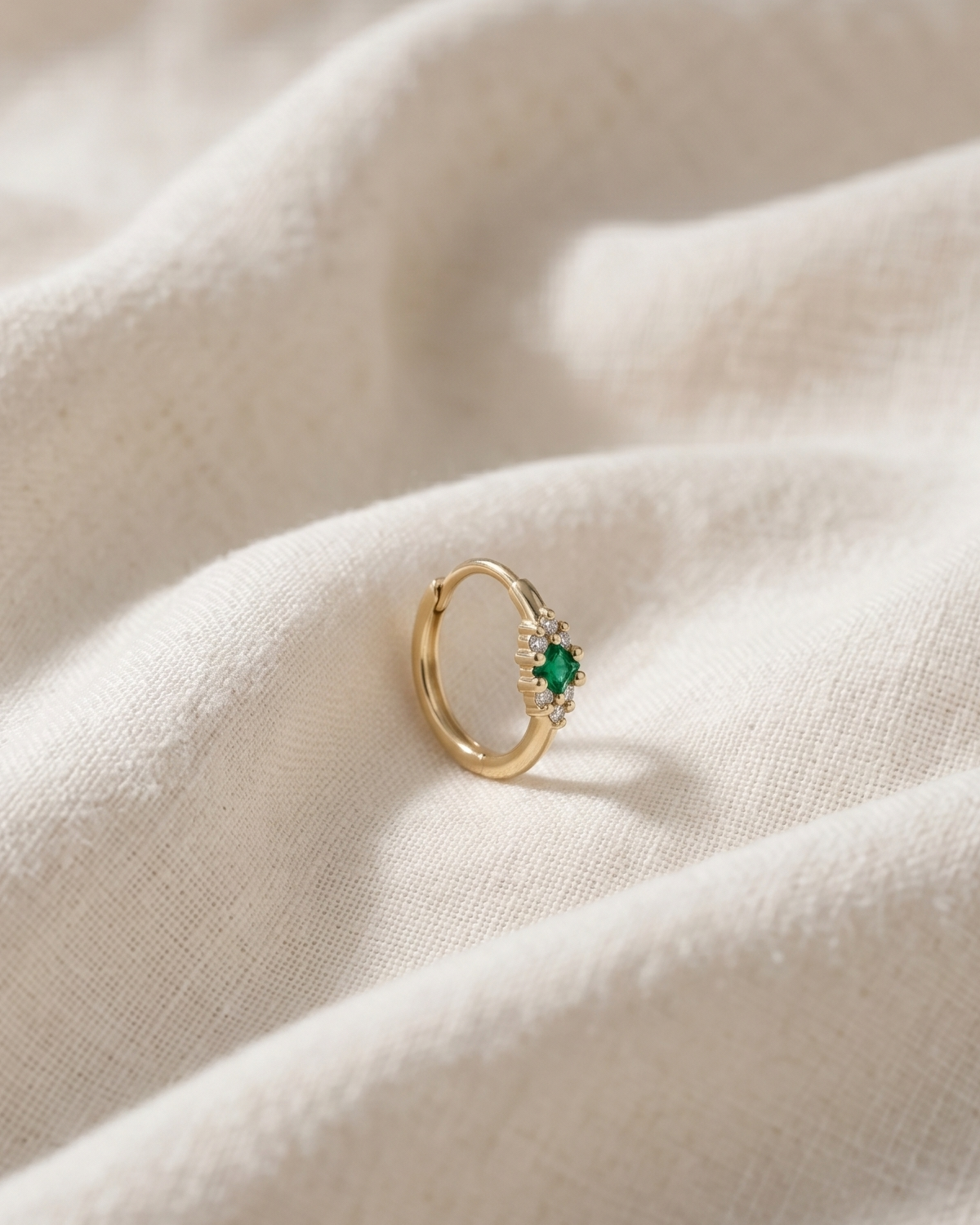 Juliette hoop Emerald and Diamonds
