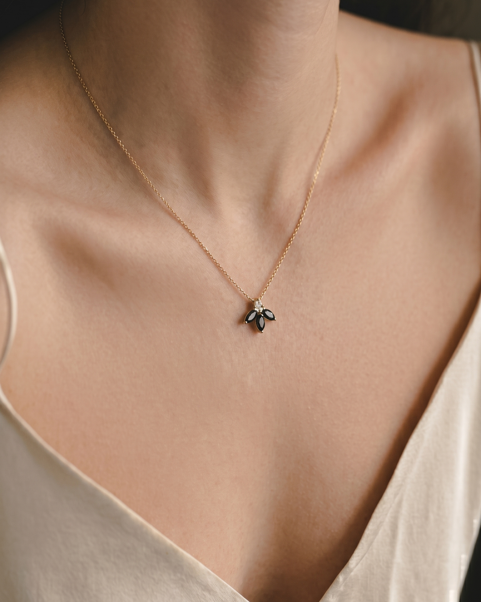 Jeanne Poisson Necklace Black Diamonds