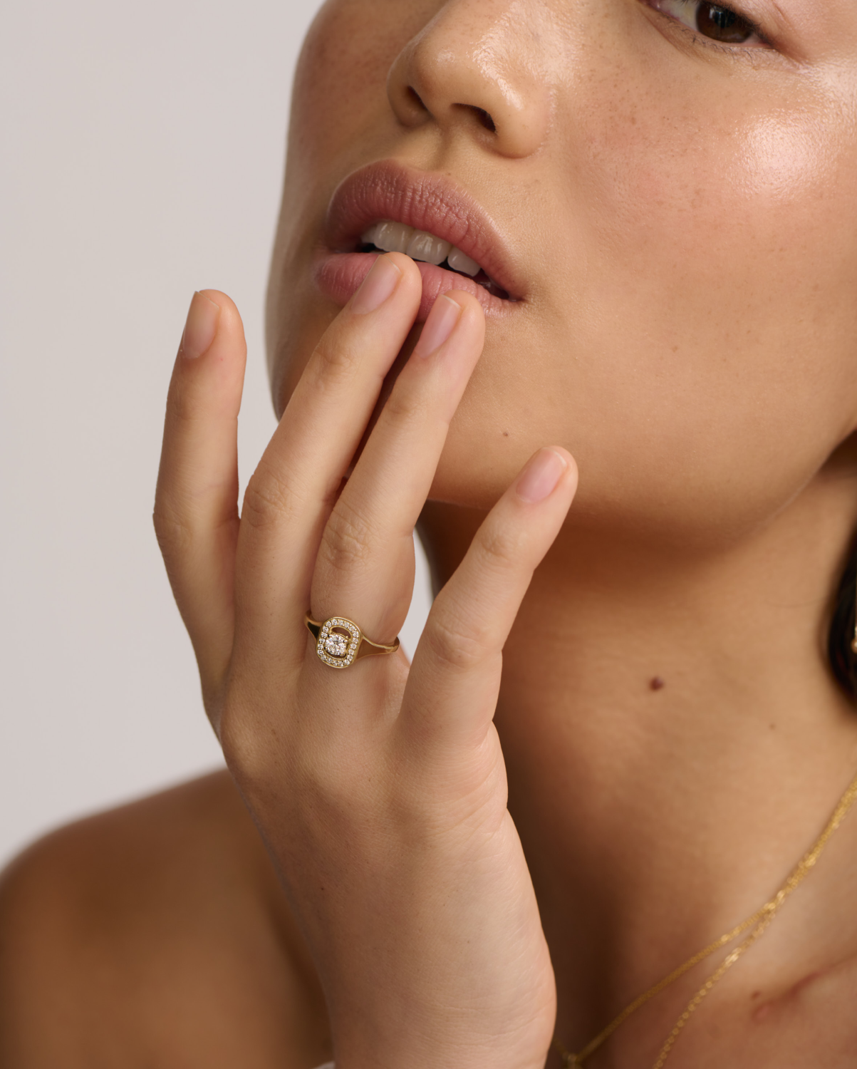 Ring 05 - White Diamonds