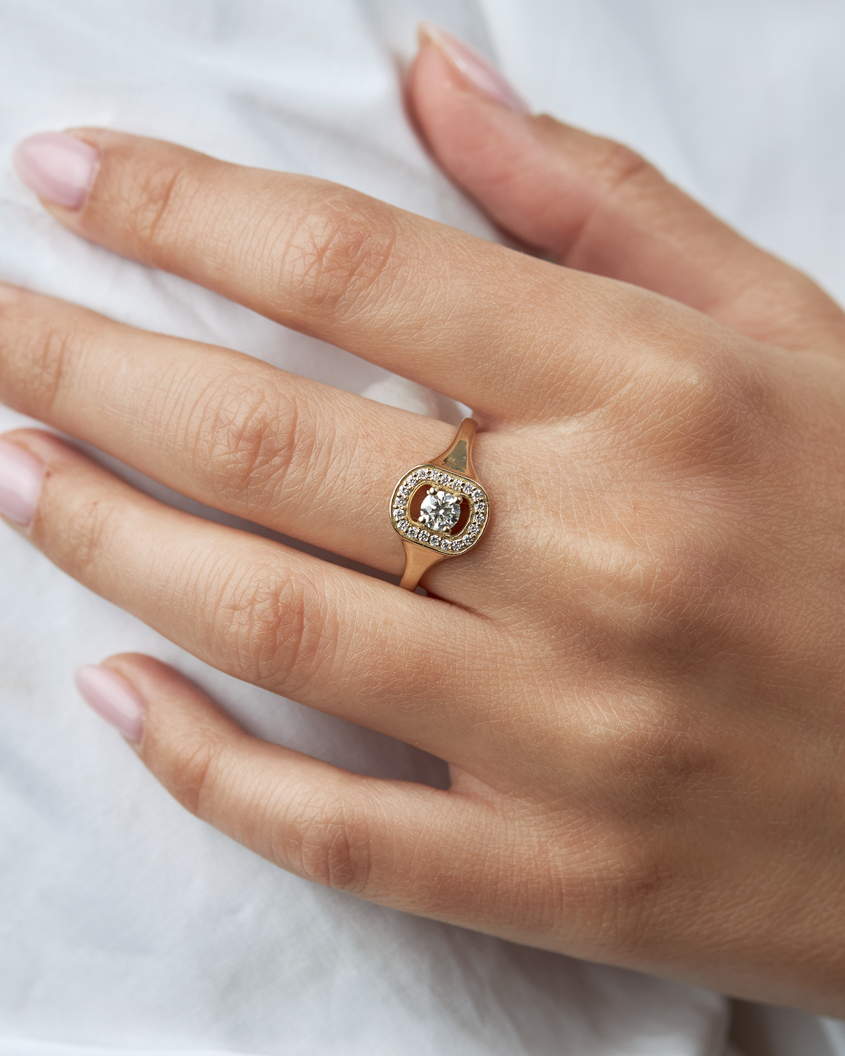 Ring 05 - White Diamonds